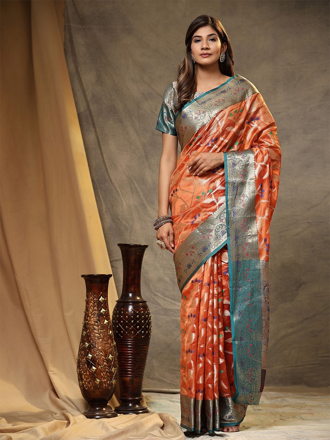

VEDANT VASTRAM Floral Zari Woven Design Organza Saree, Peach