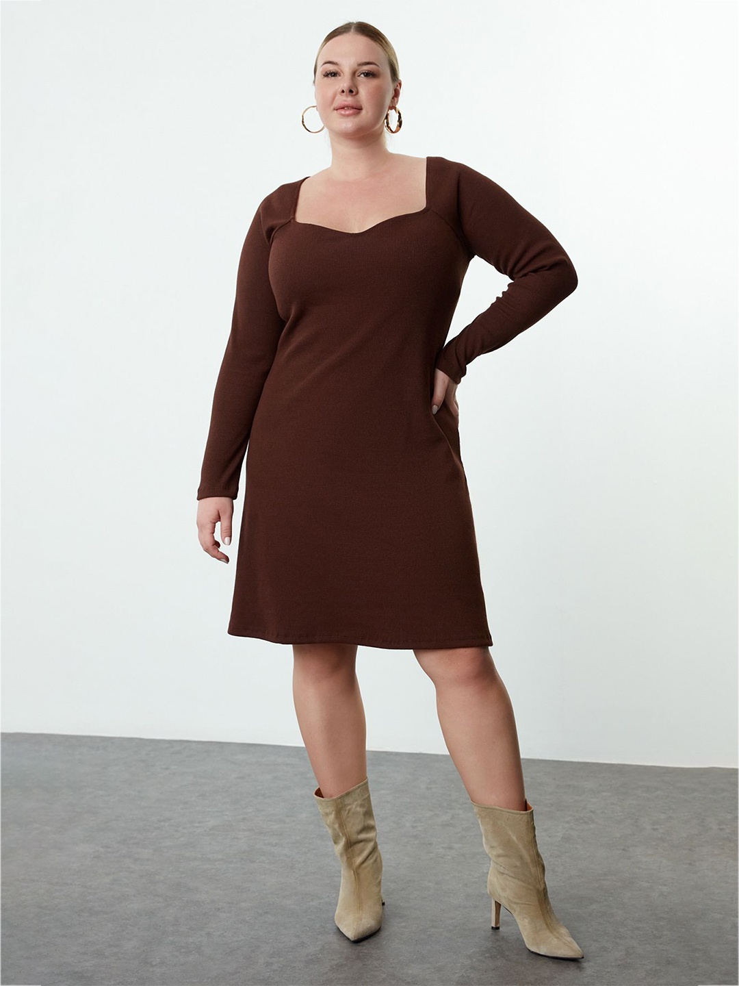 

Trendyol Plus Size Sweetheart Neck A-Line Dress, Brown