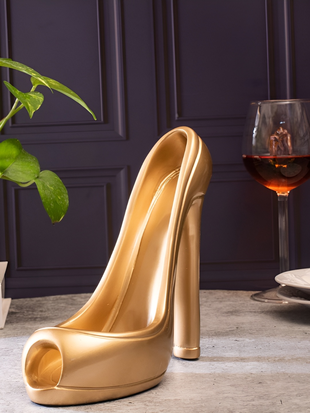 

SMOKEY COCKTAIL Gold-Toned Stiletto Bottle Holder