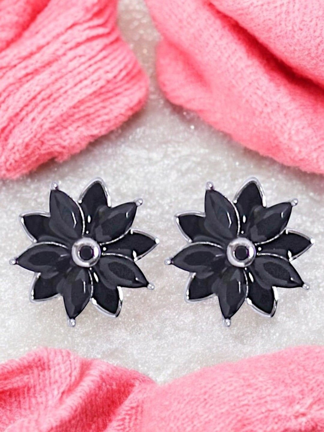 

Taraash 925 Sterling Silver-Plated Black Cubic Zirconia Studded Floral Shaped Studs