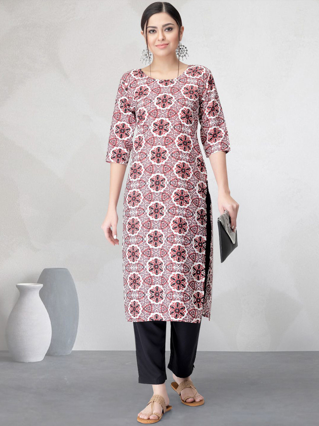 

7Threads Floral Printed Round Neck Straight Kurta With Trousers, Red