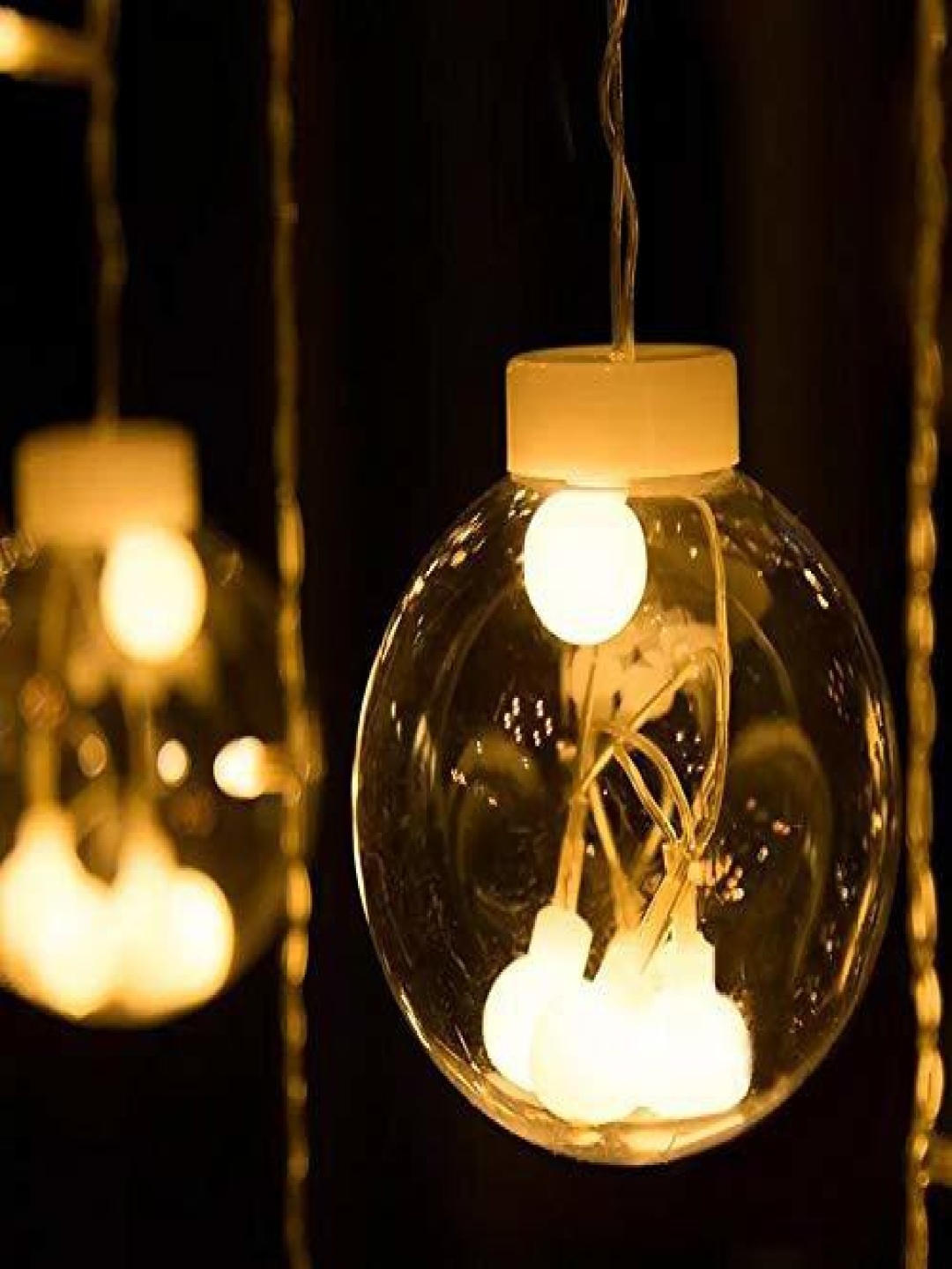 

SPARK WORLD Yellow Cylindrical Shaped Bulb String Lights