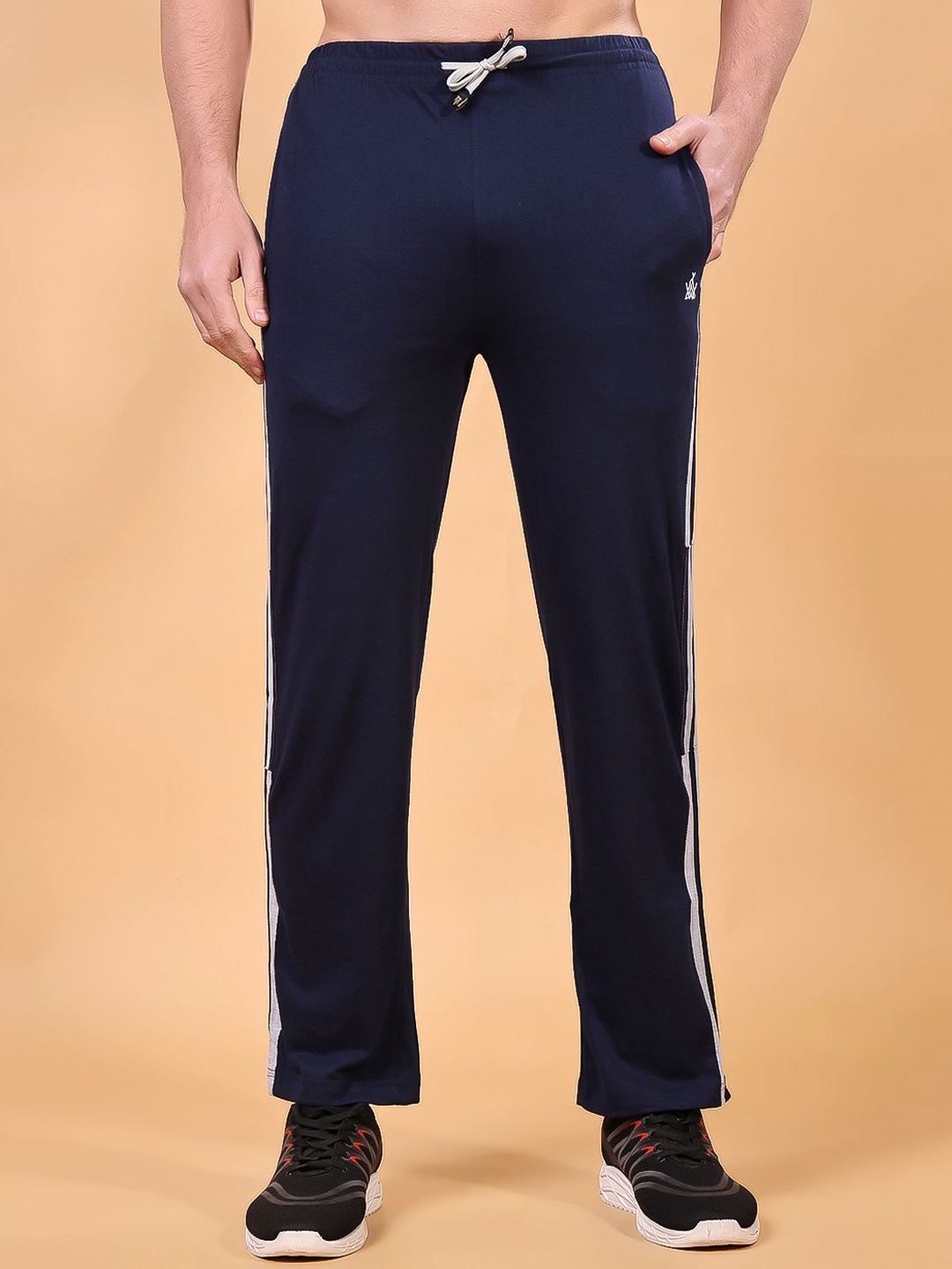 

FAW Men Striped Mid-Rise Cotton Track Pant, Navy blue