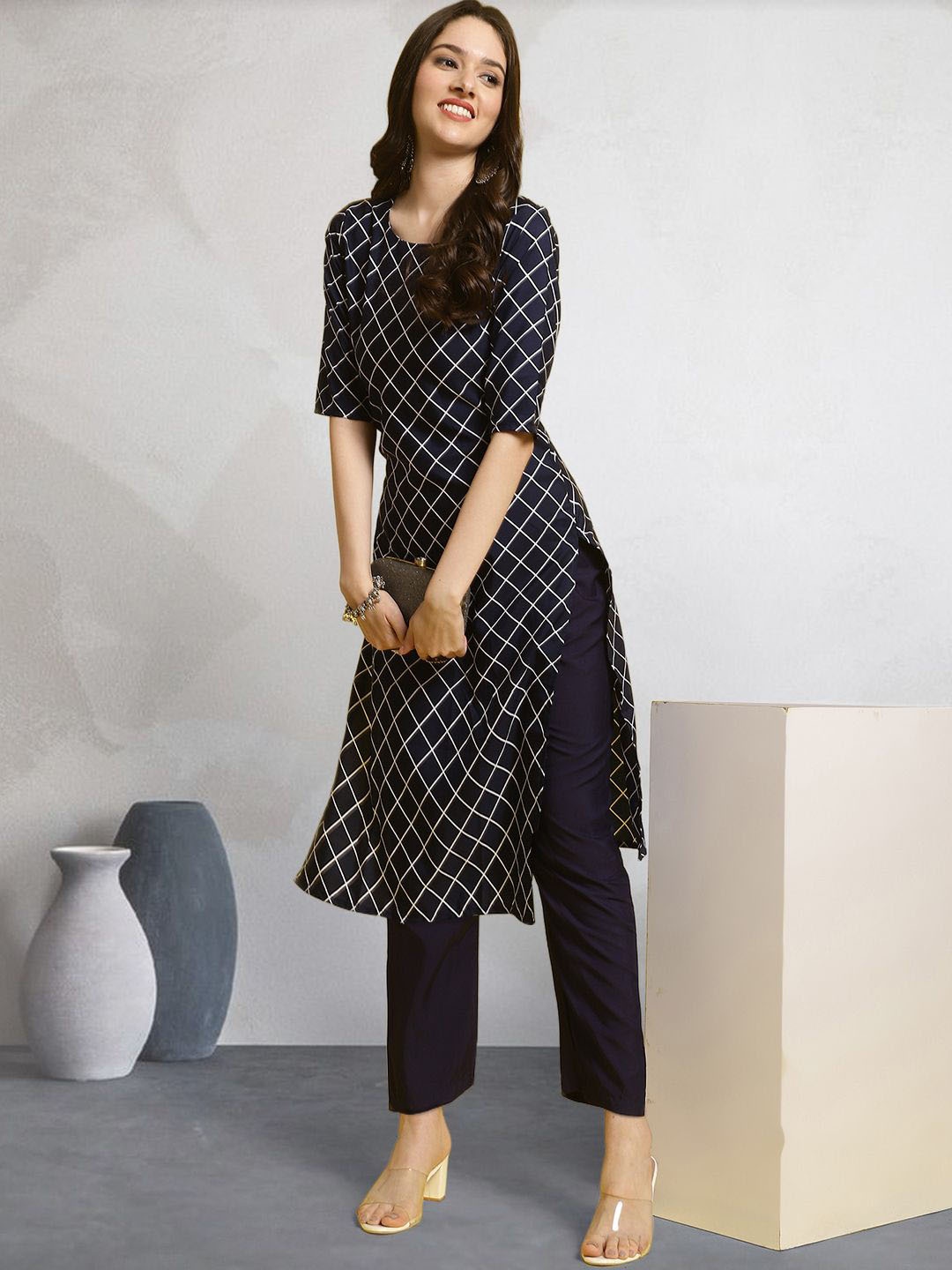 

7Threads Geometric Printed Round Neck Straight Kurta With Trousers, Black