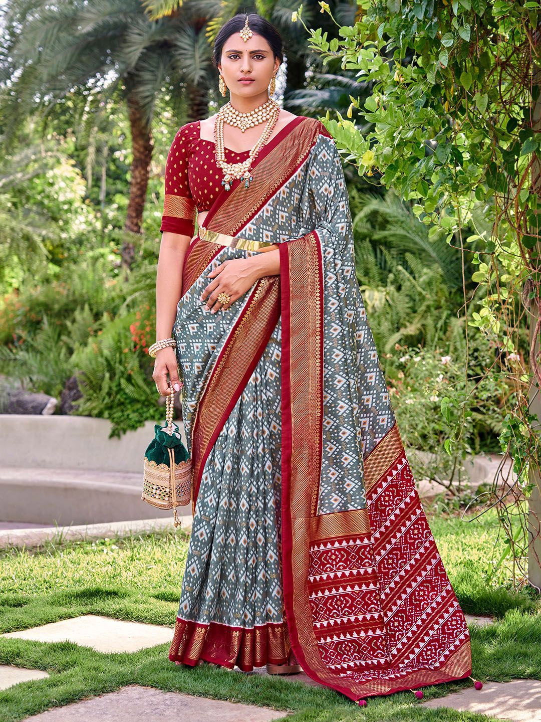 

Meena Bazaar Floral Saree, Grey