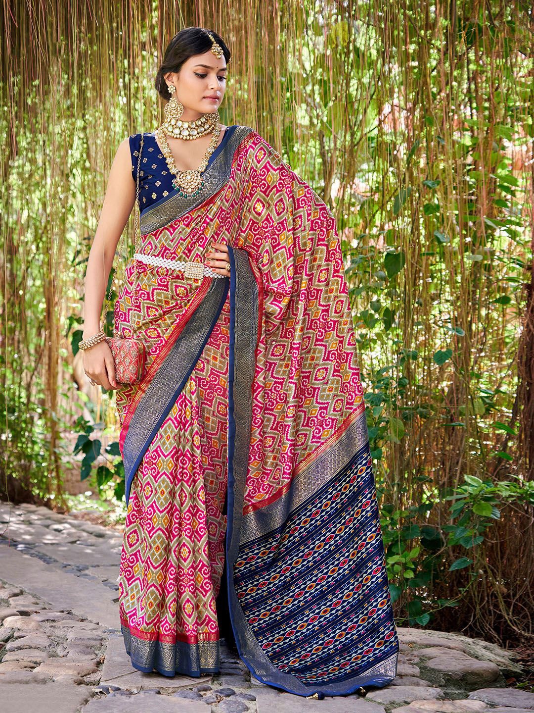 

Meena Bazaar Ethnic Motifs Zari Art Silk Saree, Pink