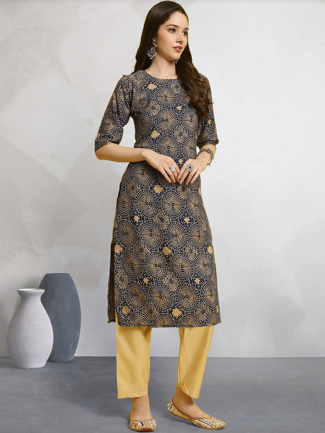 

7Threads Geometric Printed Round Neck Straight Kurta With Trousers, Blue