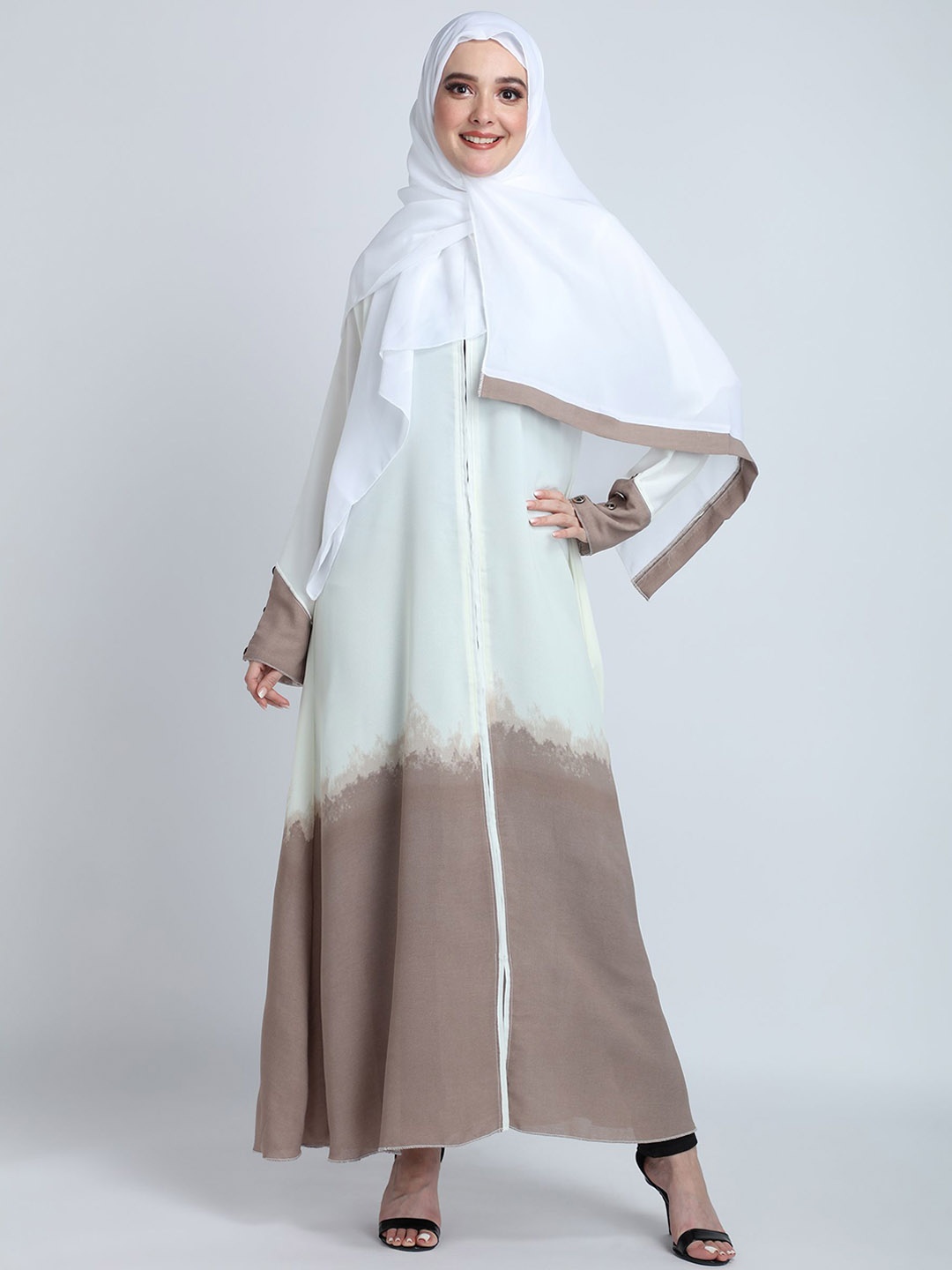 

BROKE BRAND Colourblocked Round Neck Abaya With Hijab, White