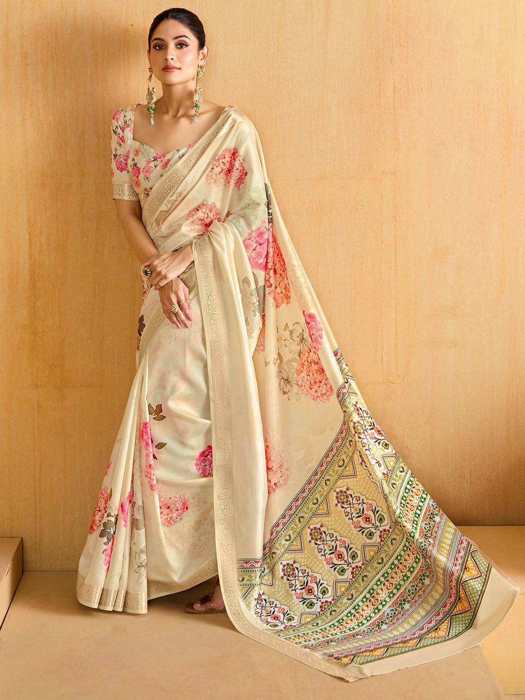 

Meena Bazaar Floral Zari Saree, Cream