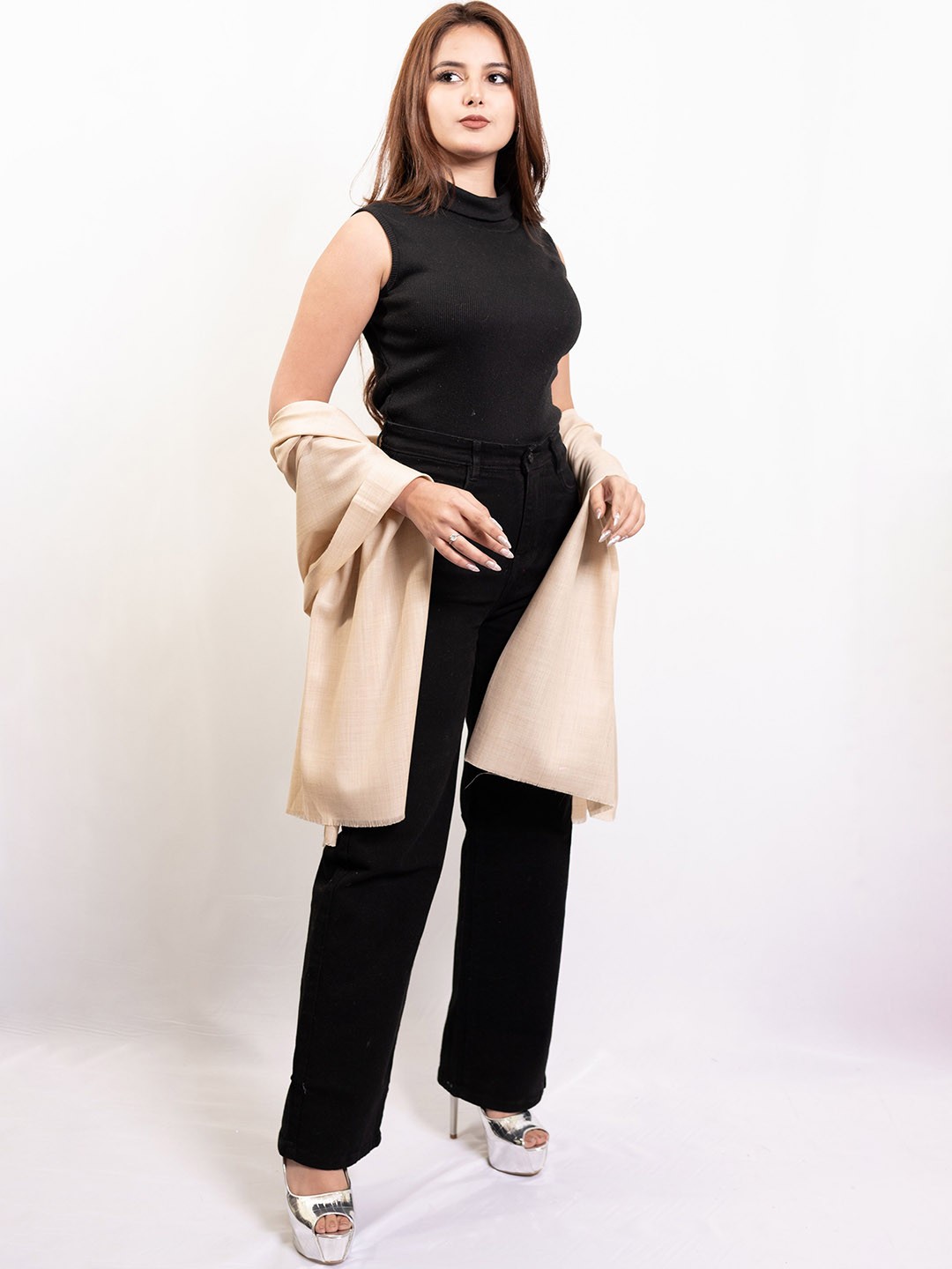 

PASHGIRI Woven Design Pure Woollen Shawl, Camel brown
