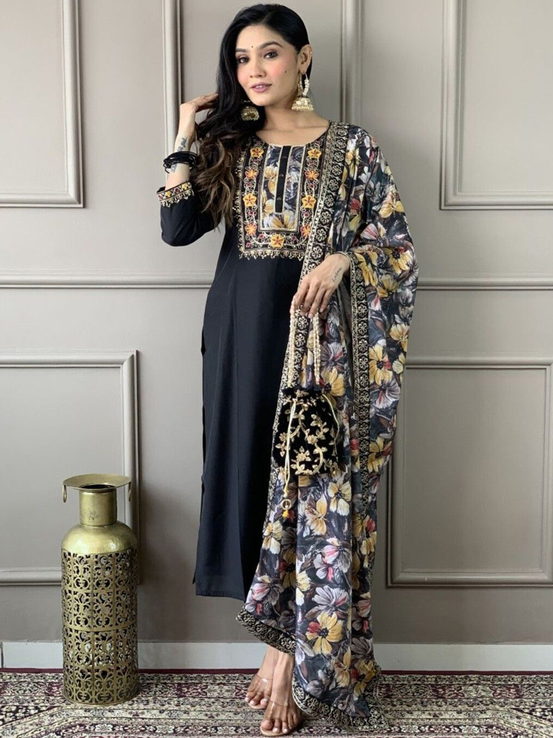 

ASCIIBLUES Women Floral Yoke Design Regular Sequinned Kurta with Trousers & With Dupatta, Black
