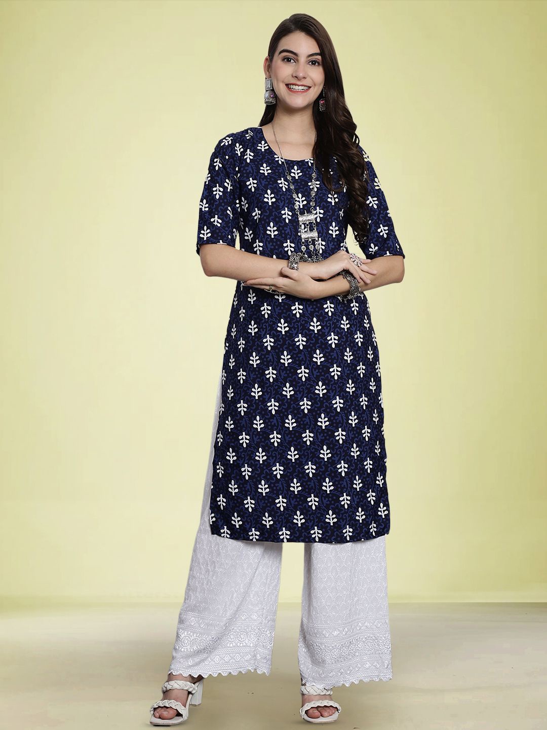 

Moda Rapido Women Printed Round Neck Straight Kurta, Navy blue