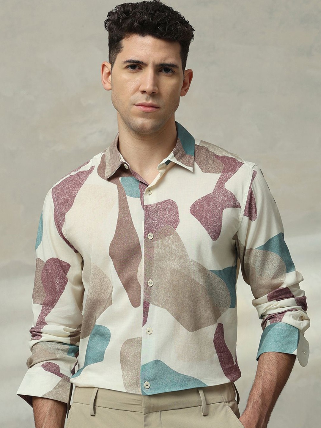 

Mufti Men Slim Fit Spread Collar Abstract Printed Cotton Casual Shirt, Off white