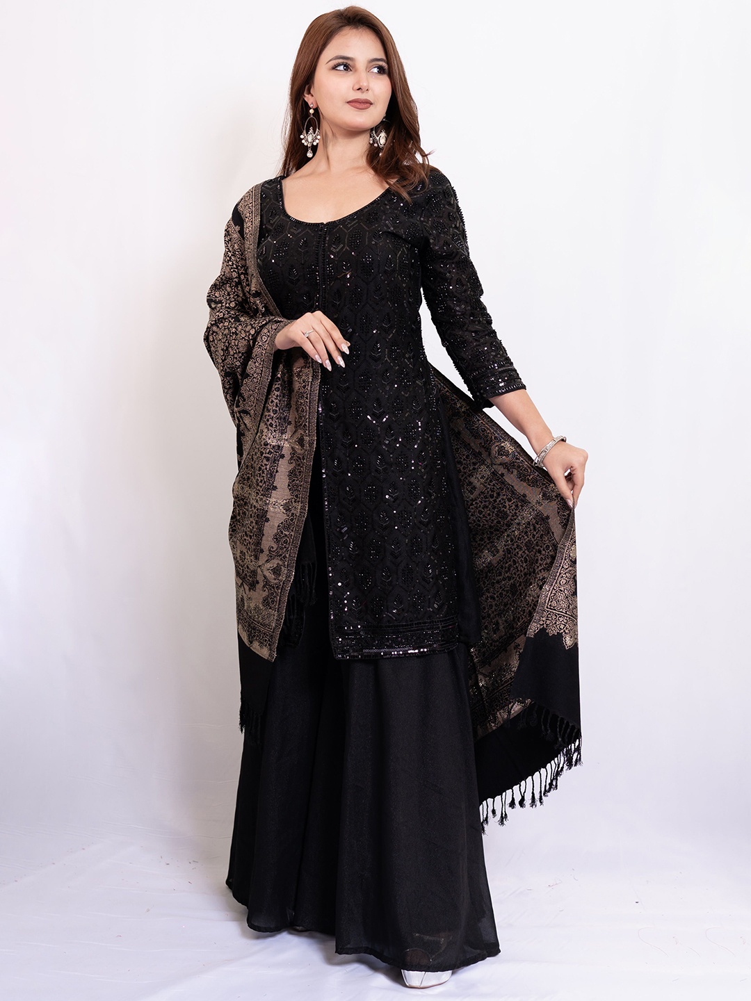 

PASHGIRI Ethnic Motifs Embroidered Pure Woollen Shawl, Black