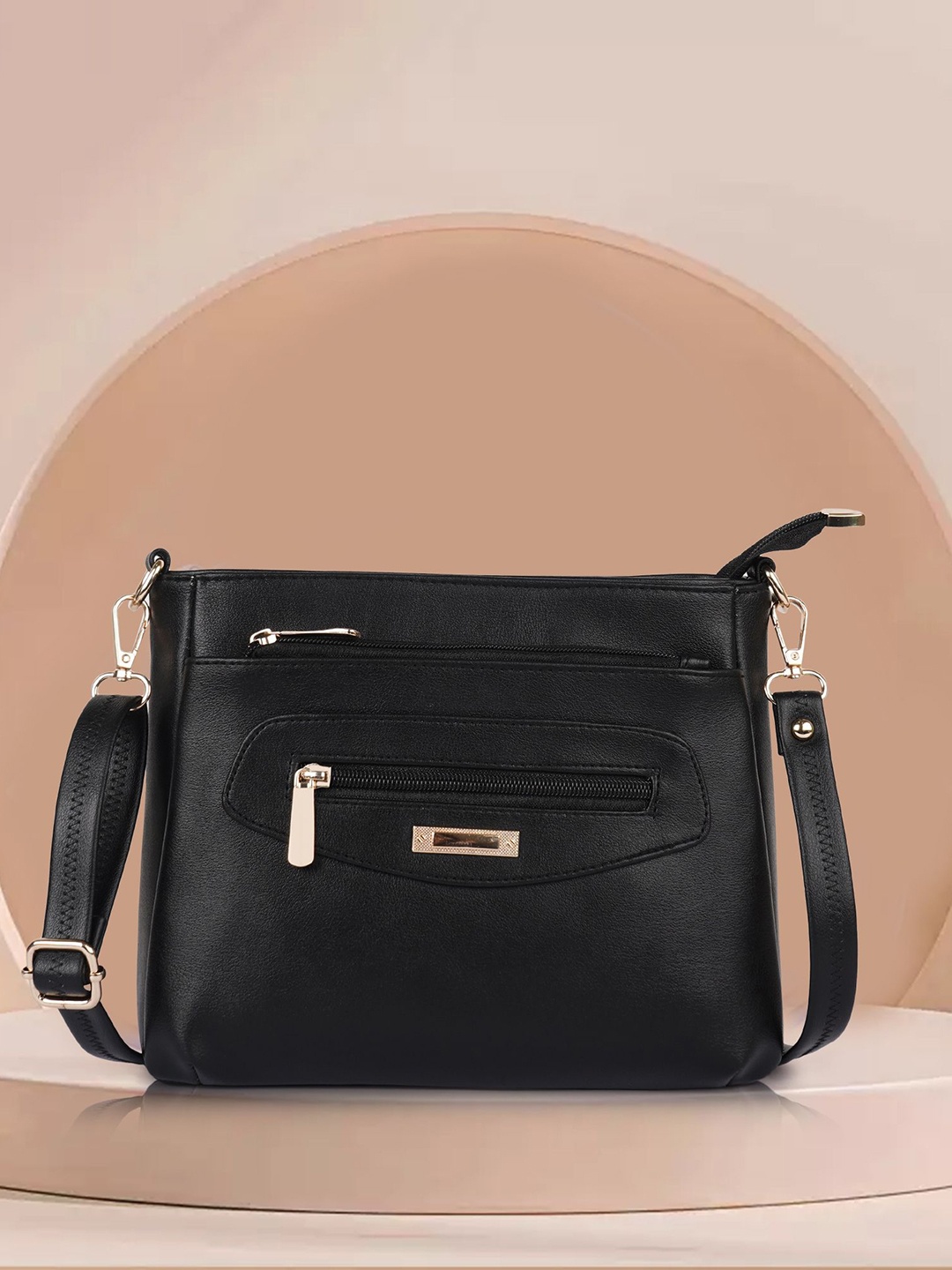 

PARSLEY Structured Sling Bag, Black