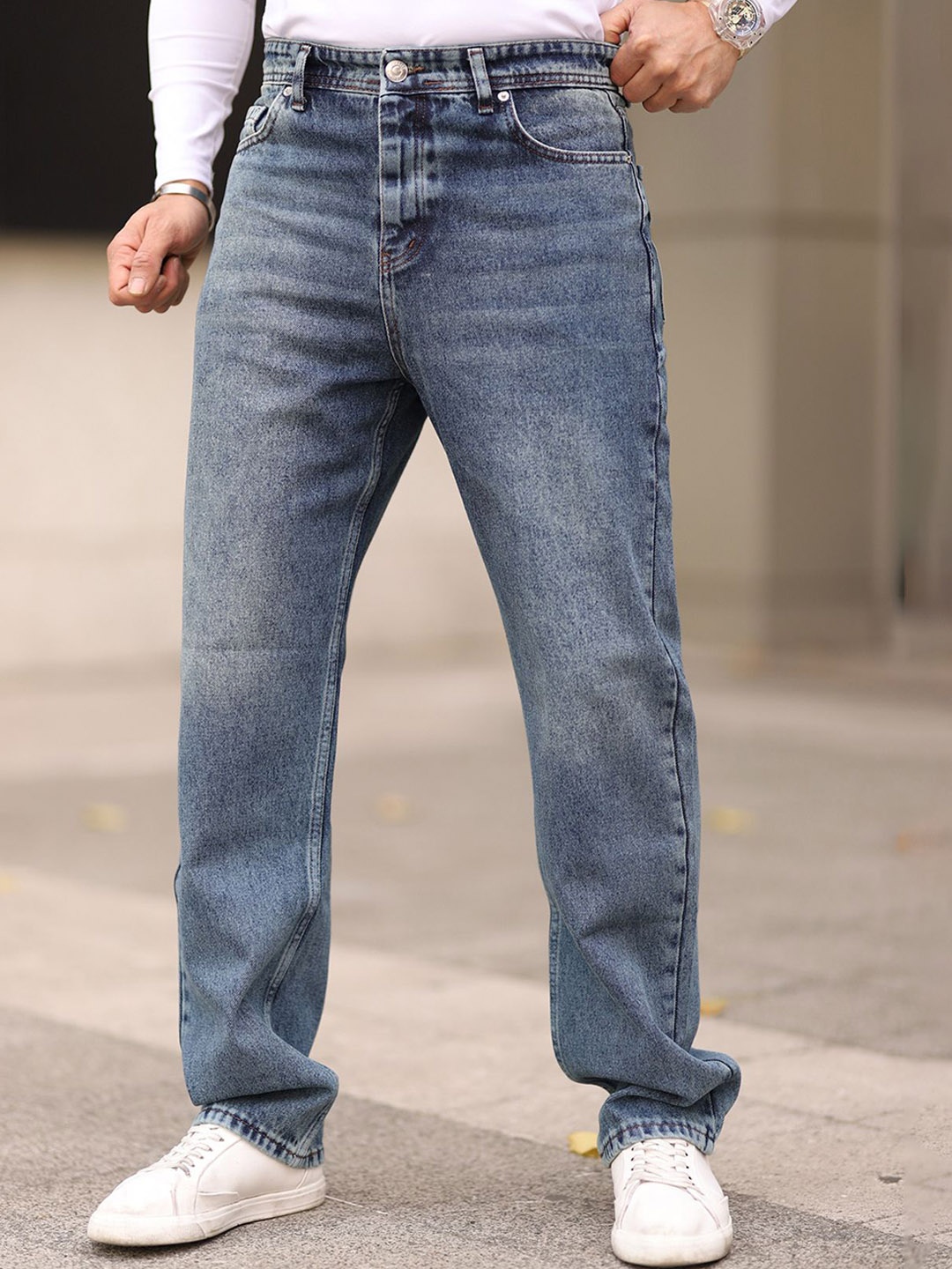 

Trendyol Men Low Distress Heavy Fade Jeans, Na