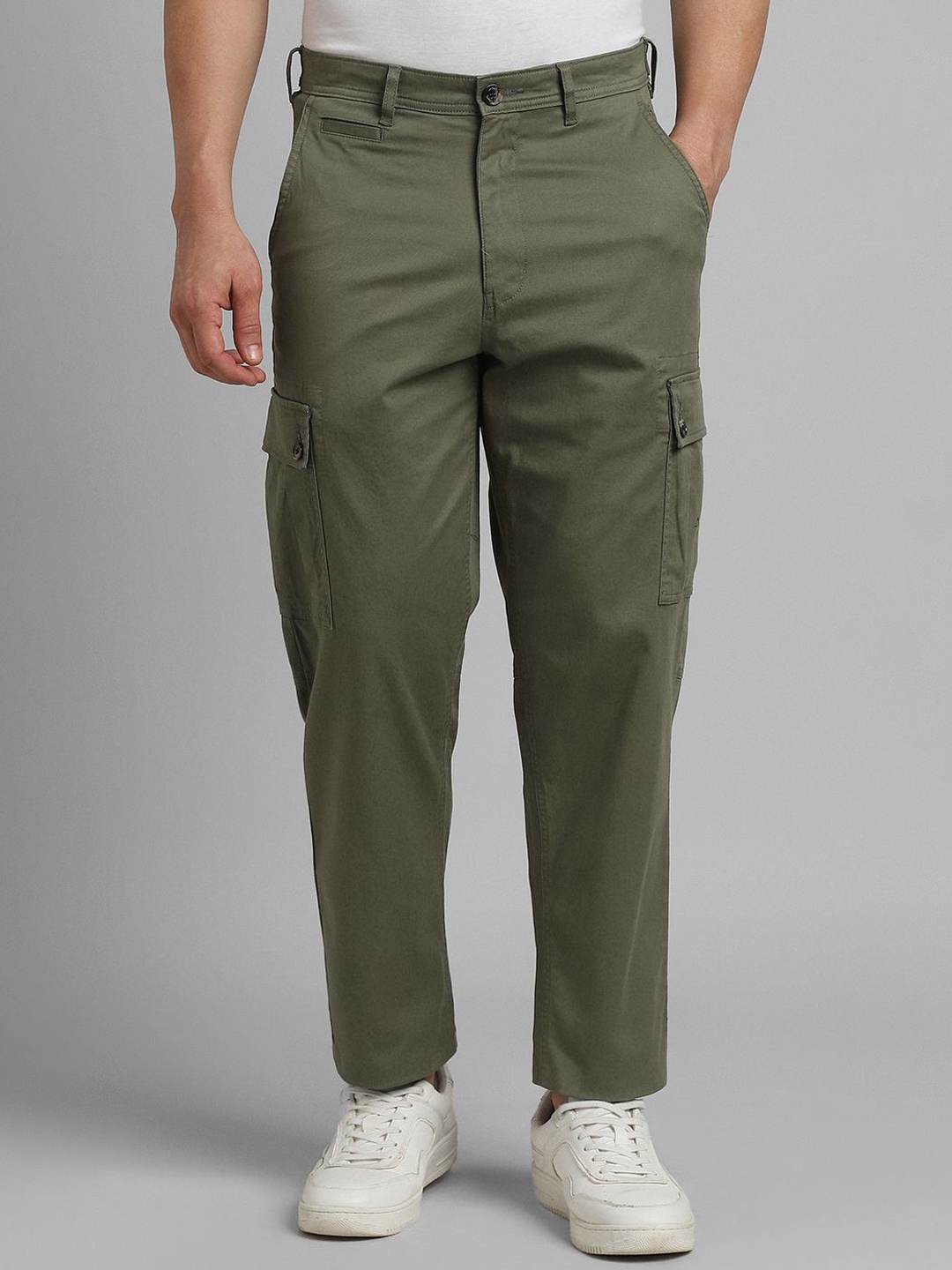 

SIMON CARTER LONDON Men Plain Straight Fit Cargos Trousers, Olive