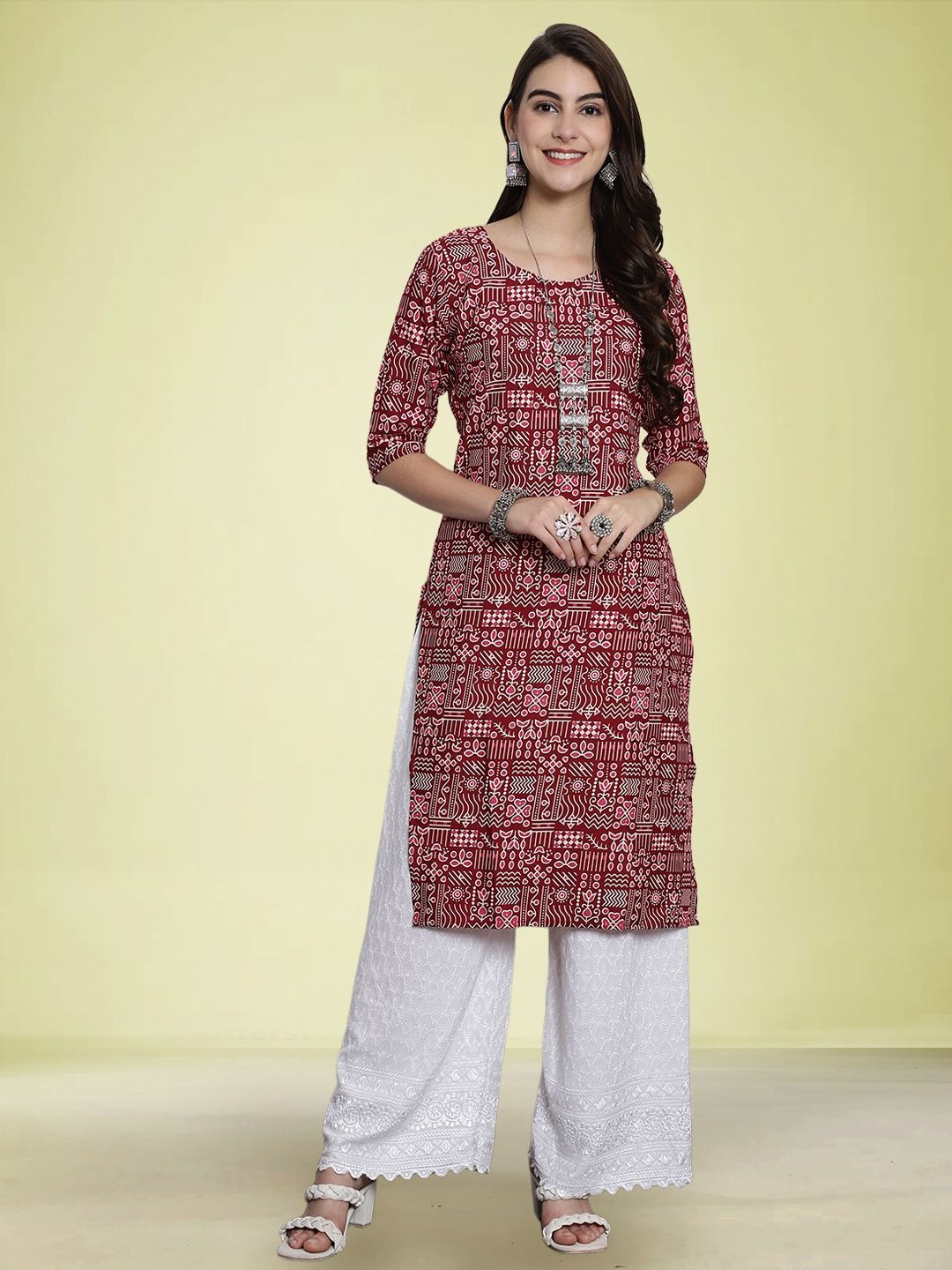 

Moda Rapido Ethnic Motifs Printed Round Neck Straight Kurta, Maroon