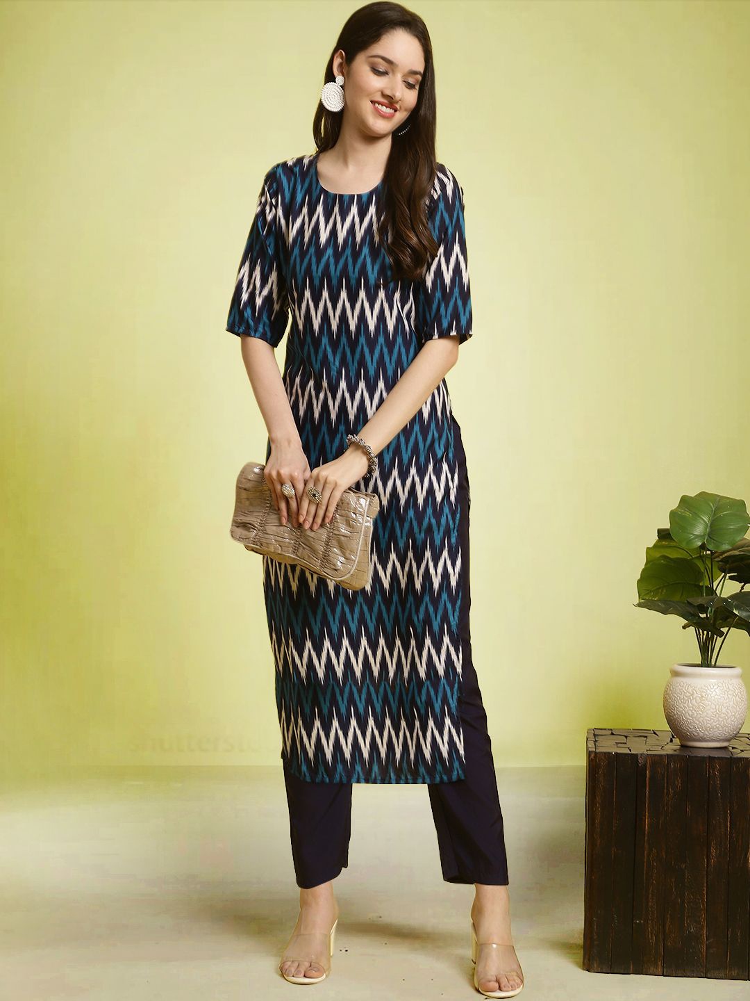 

Moda Rapido Chevron Printed Round Neck Straight Kurta with Trousers, Blue