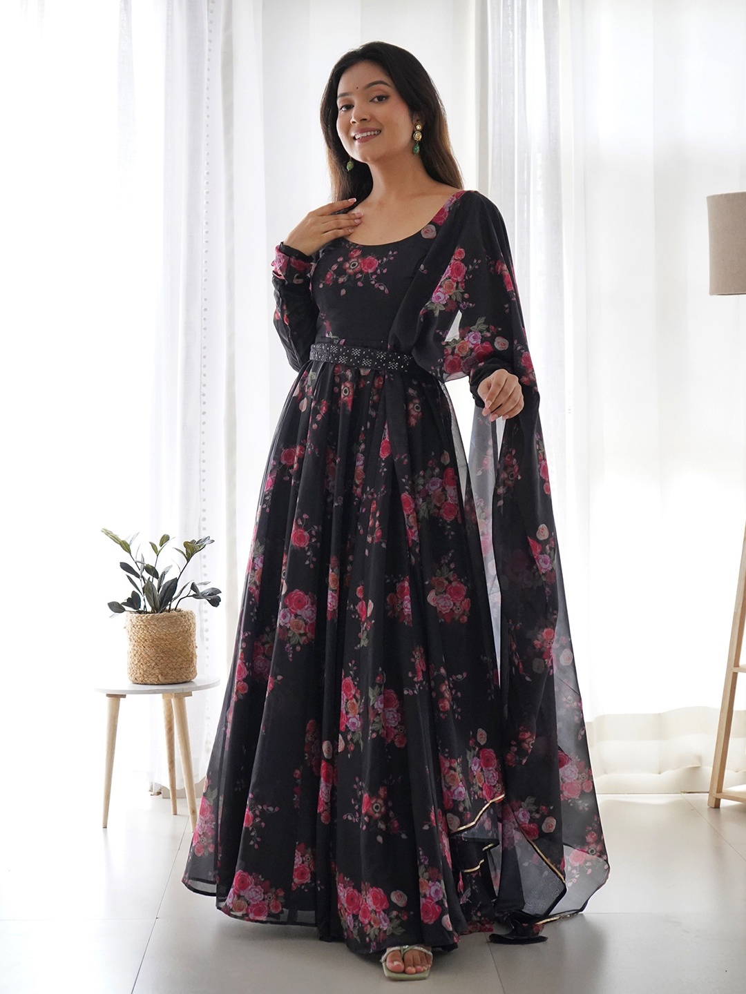 

BAHU PALACE Women Floral Printed Georgette Fit & Flare Maxi Dress, Black