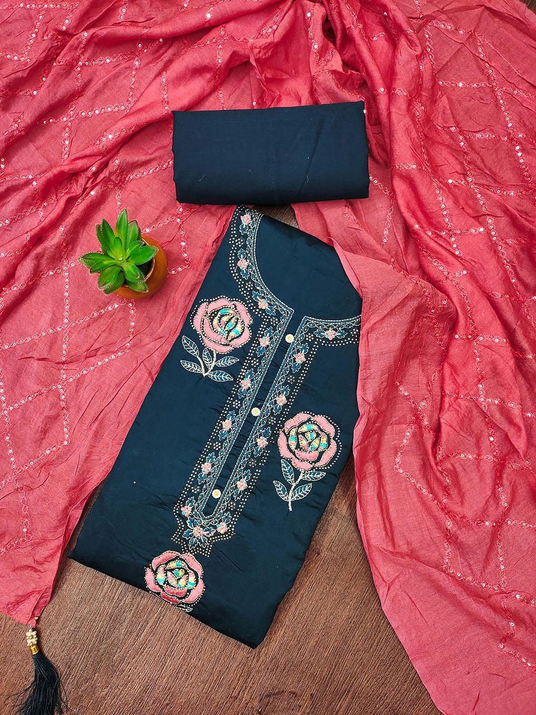 

HERE&NOW Floral Embroidered Beads And Stones Unstitched Dress Material, Green