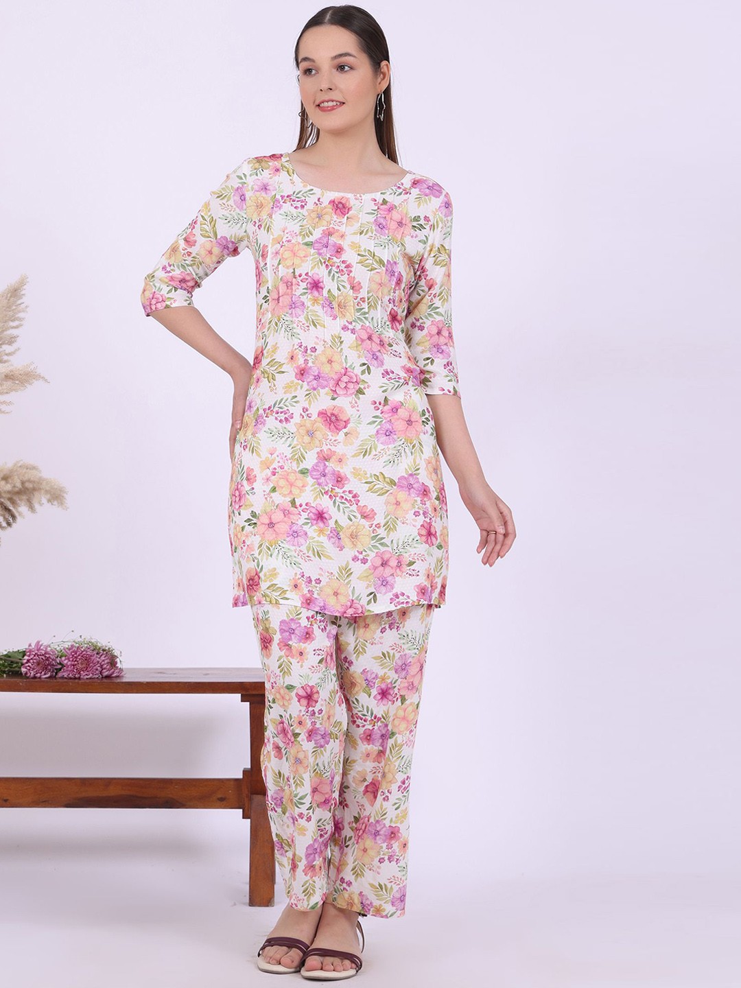 

AURELIA Floral Printed Round Neck Kurta With Trouser, White