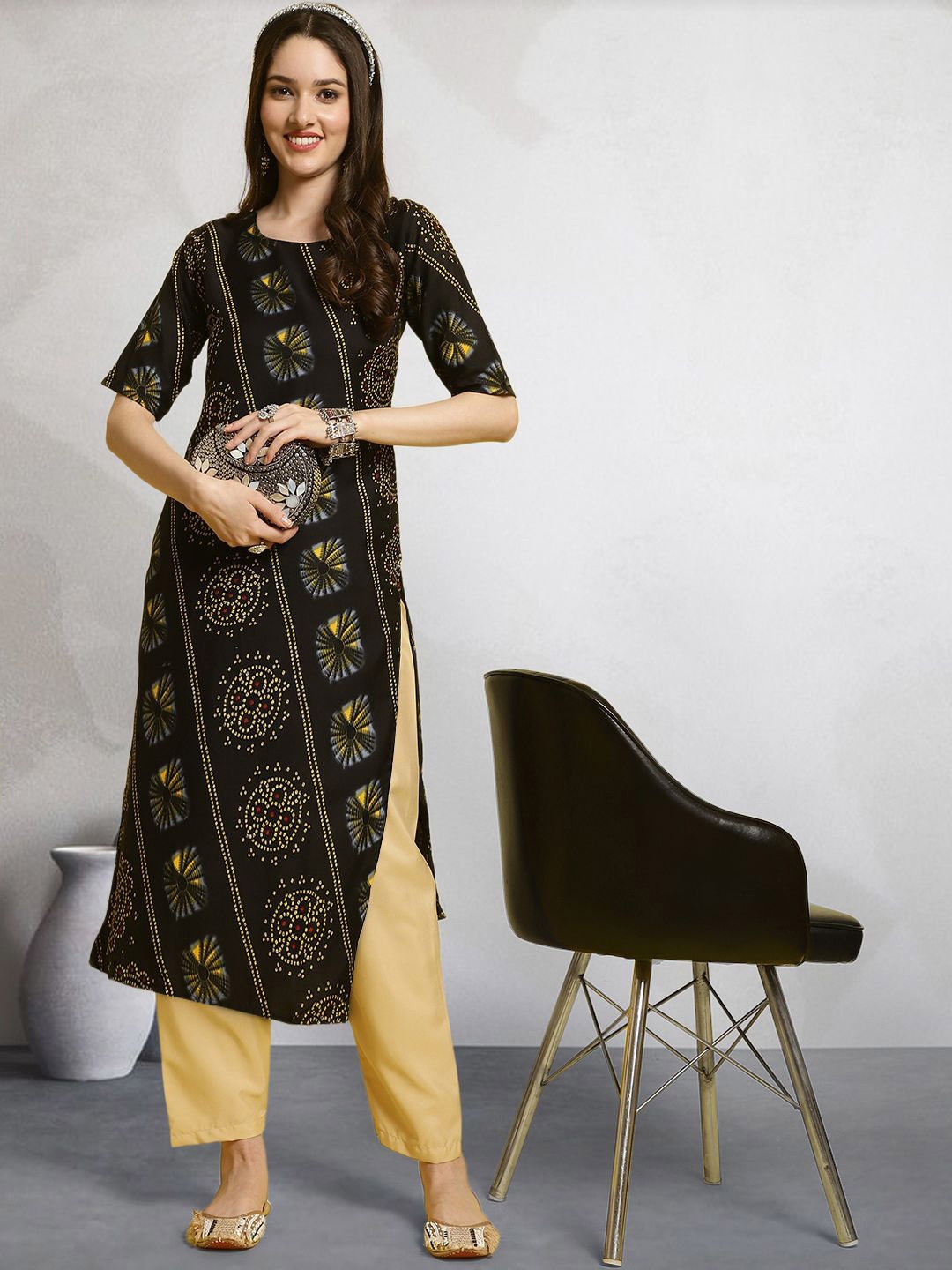 

7Threads Bandhani Printed Round Neck Straight Kurta With Trouser, Black