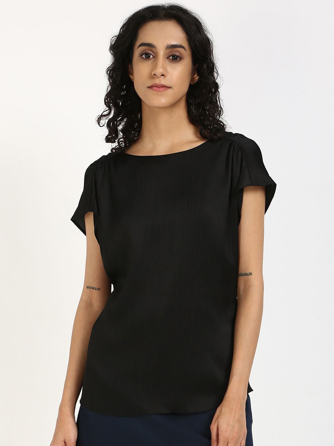 

Calvin Klein Jeans Round Neck Extended Sleeves Top, Black