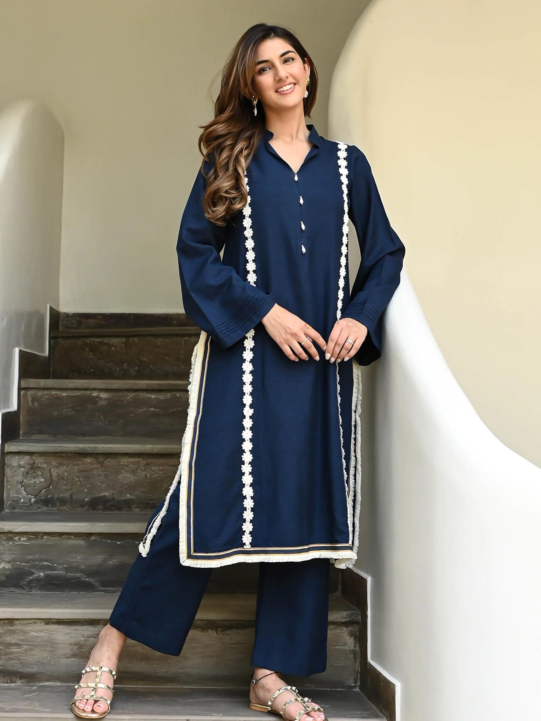 

13-Star Mandarin Collar Lace Work Straight Kurta, Blue