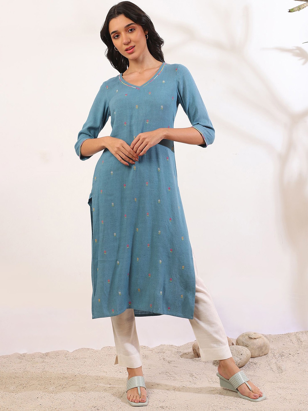 

AURELIA Floral Embroidered V-Neck Pure Cotton Straight Kurta, Blue