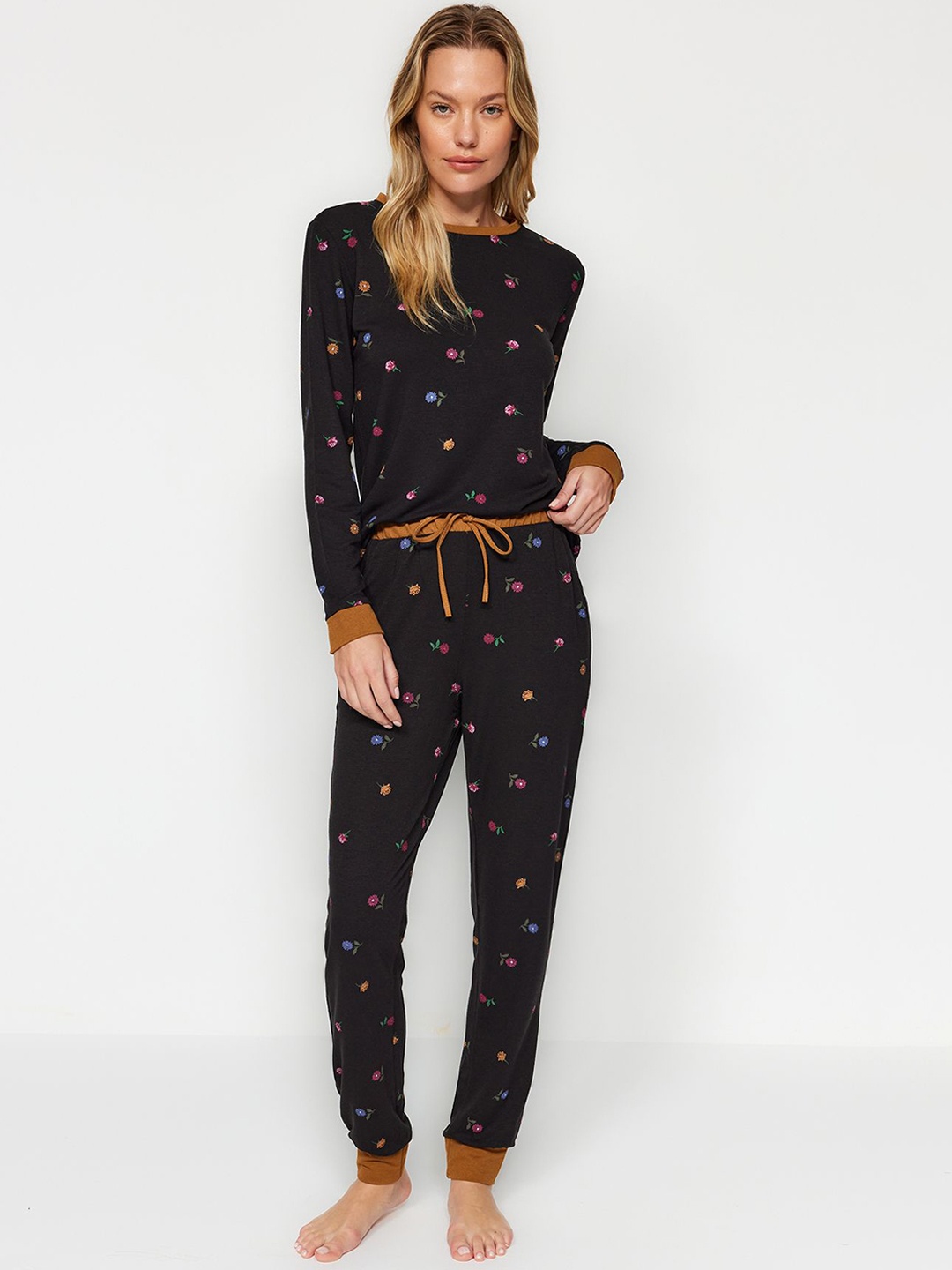 

Trendyol Women Printed Night suit, Black
