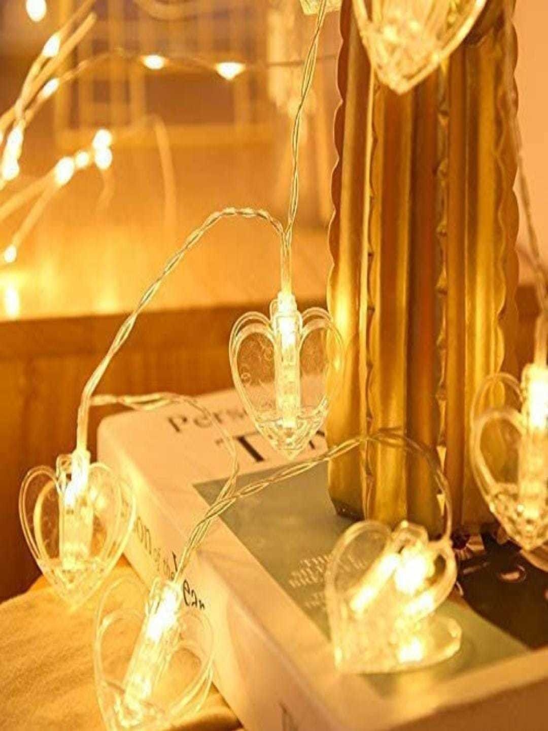 

SPARK WORLD Yellow Heart-Shaped String Lights