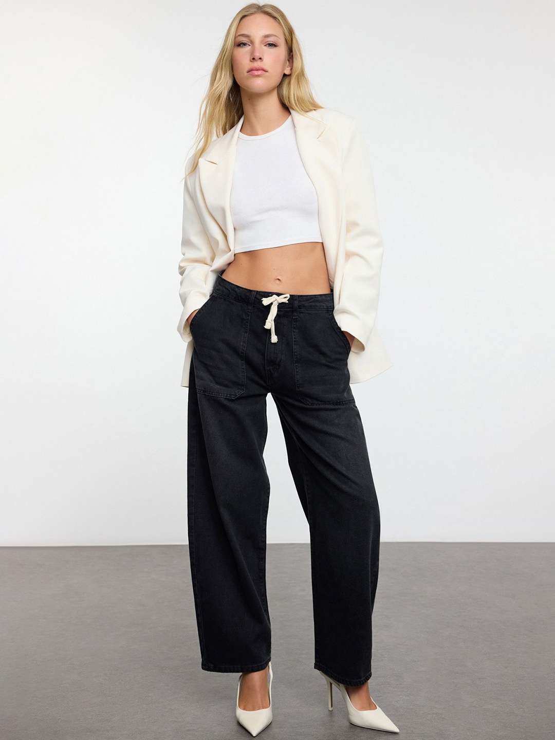

Trendyol Women Regular Fit Jeans, Na