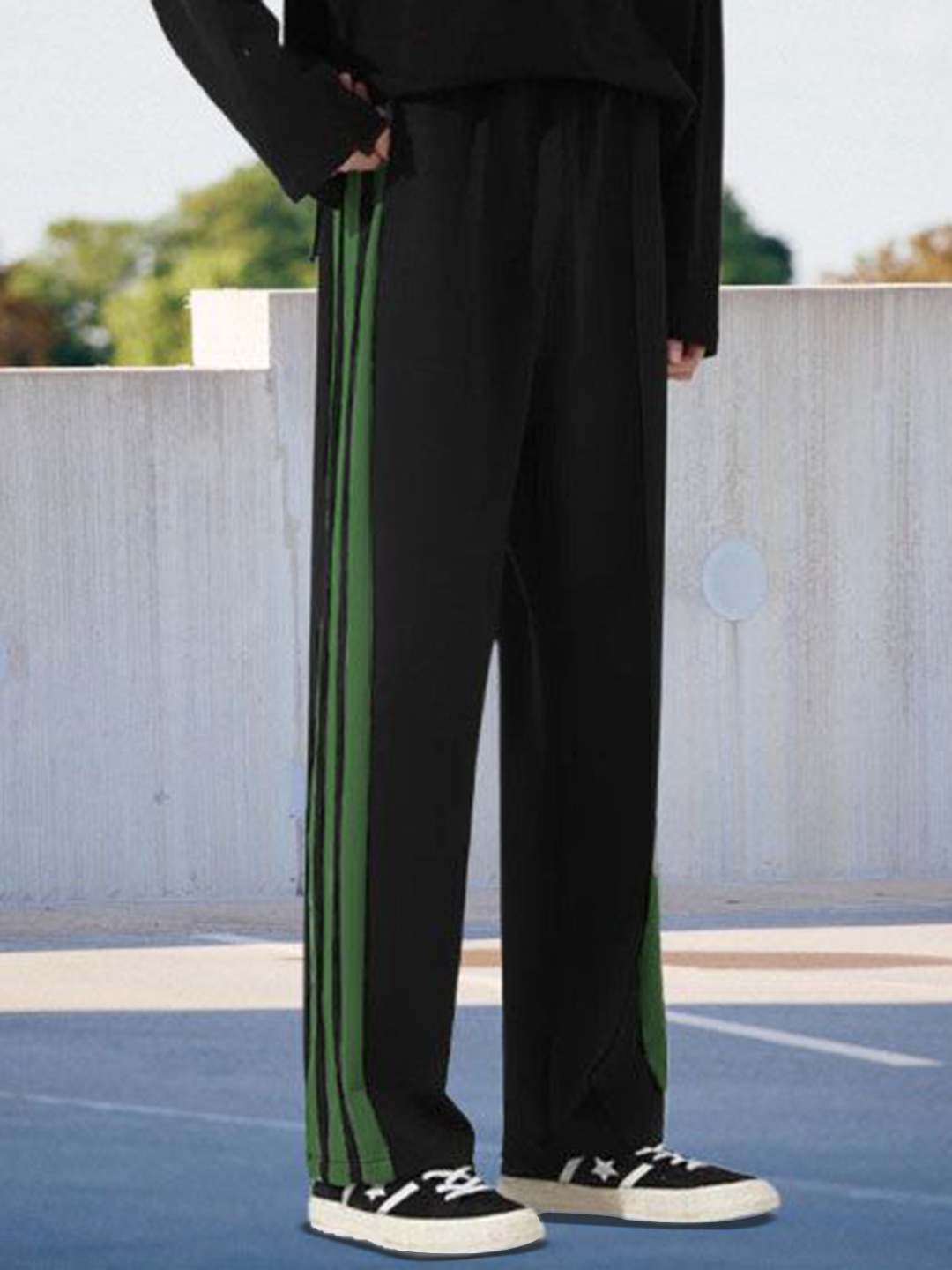

MASCARI Men Striped Track Pant, Black