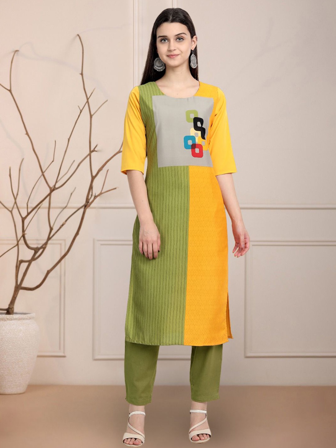 

Moda Rapido Geometric Printed Round Neck Straight Kurta, Yellow