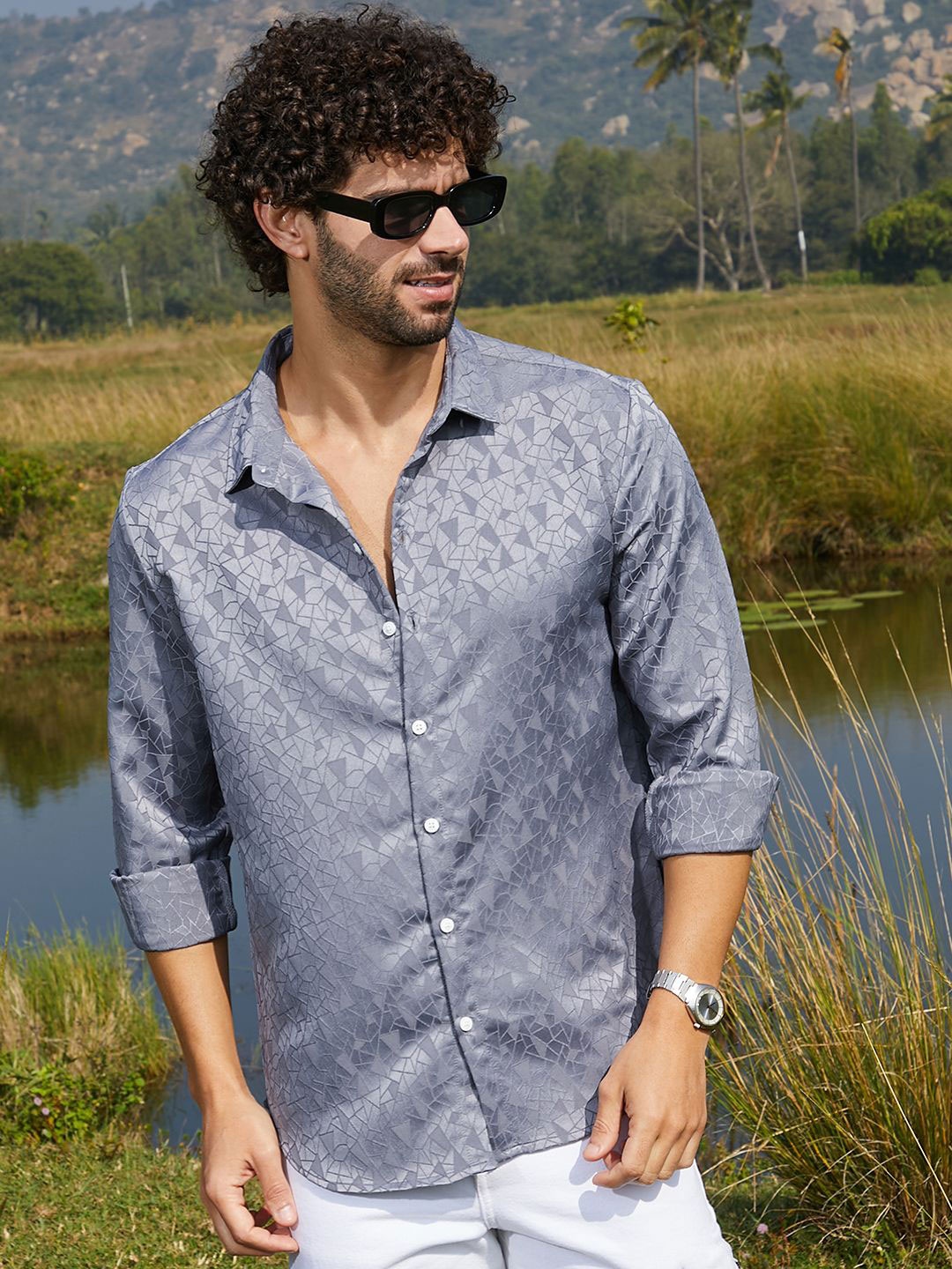 

Campus Sutra Men Comfort Fit Spread Collar Geometric Printed Casual Shirt, Grey