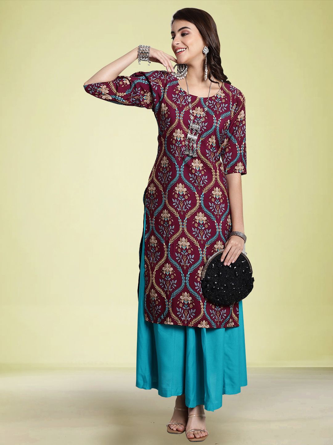 

Moda Rapido Ethnic Motifs Printed Round Neck Straight Kurta, Maroon
