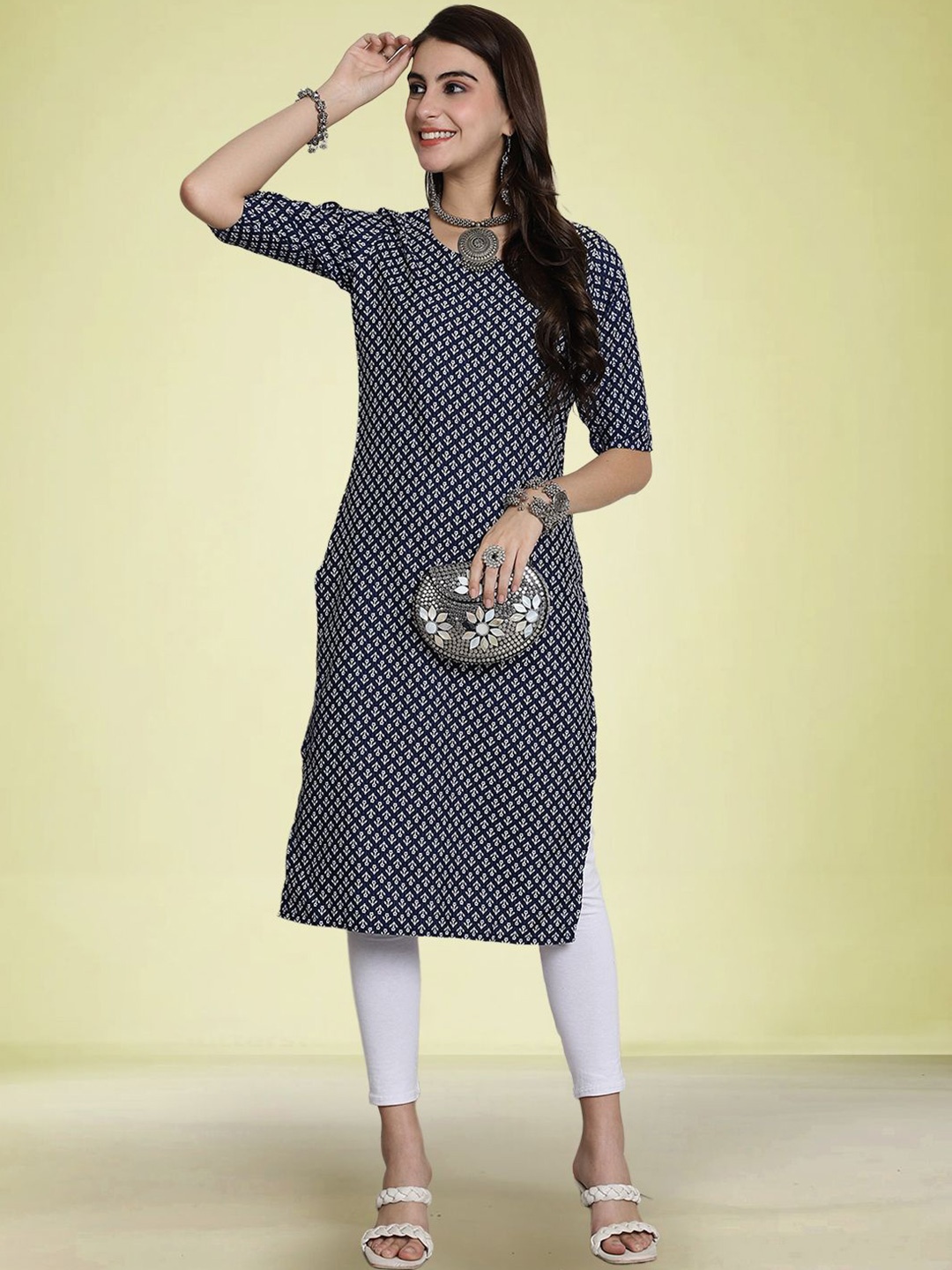 

Moda Rapido Women Printed Round Neck Straight Kurta, Blue
