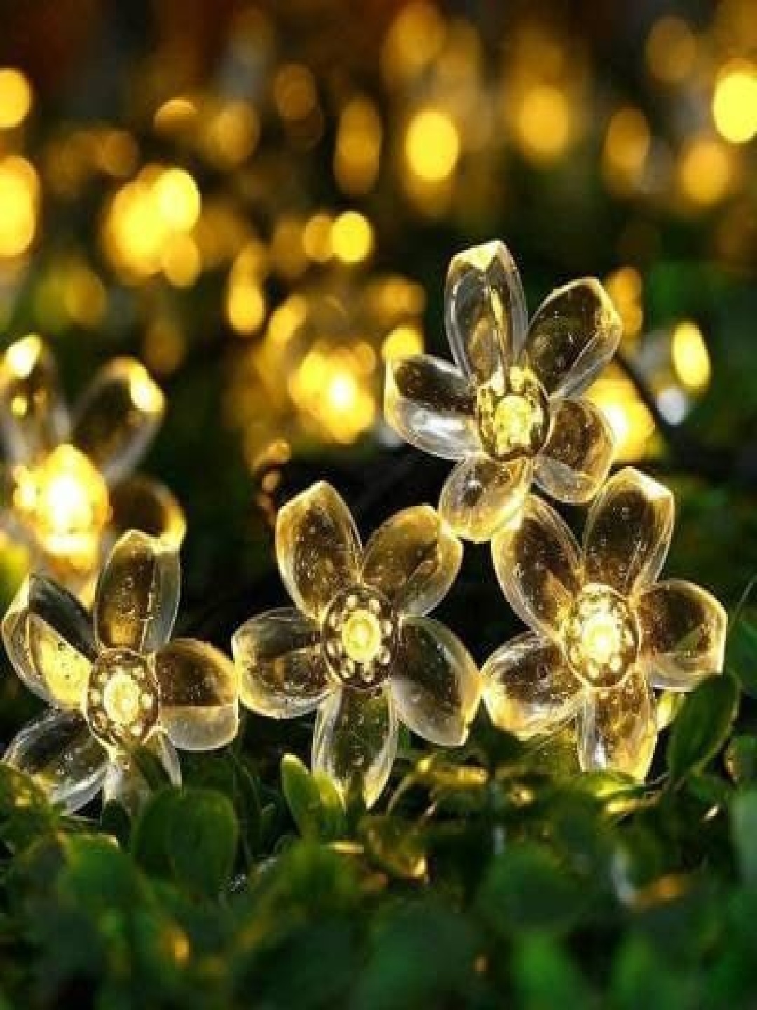 

SPARK WORLD White Flower Shape String Lights