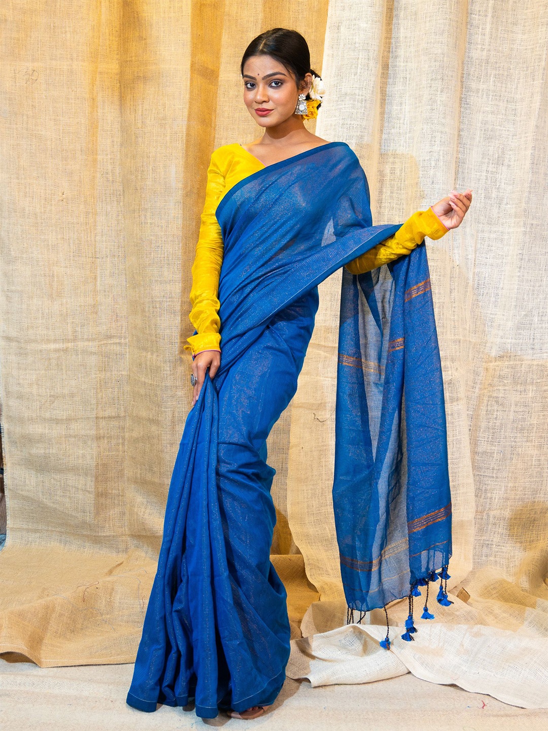 

Uttariya Woven Design Zari Pure Cotton Saree, Blue