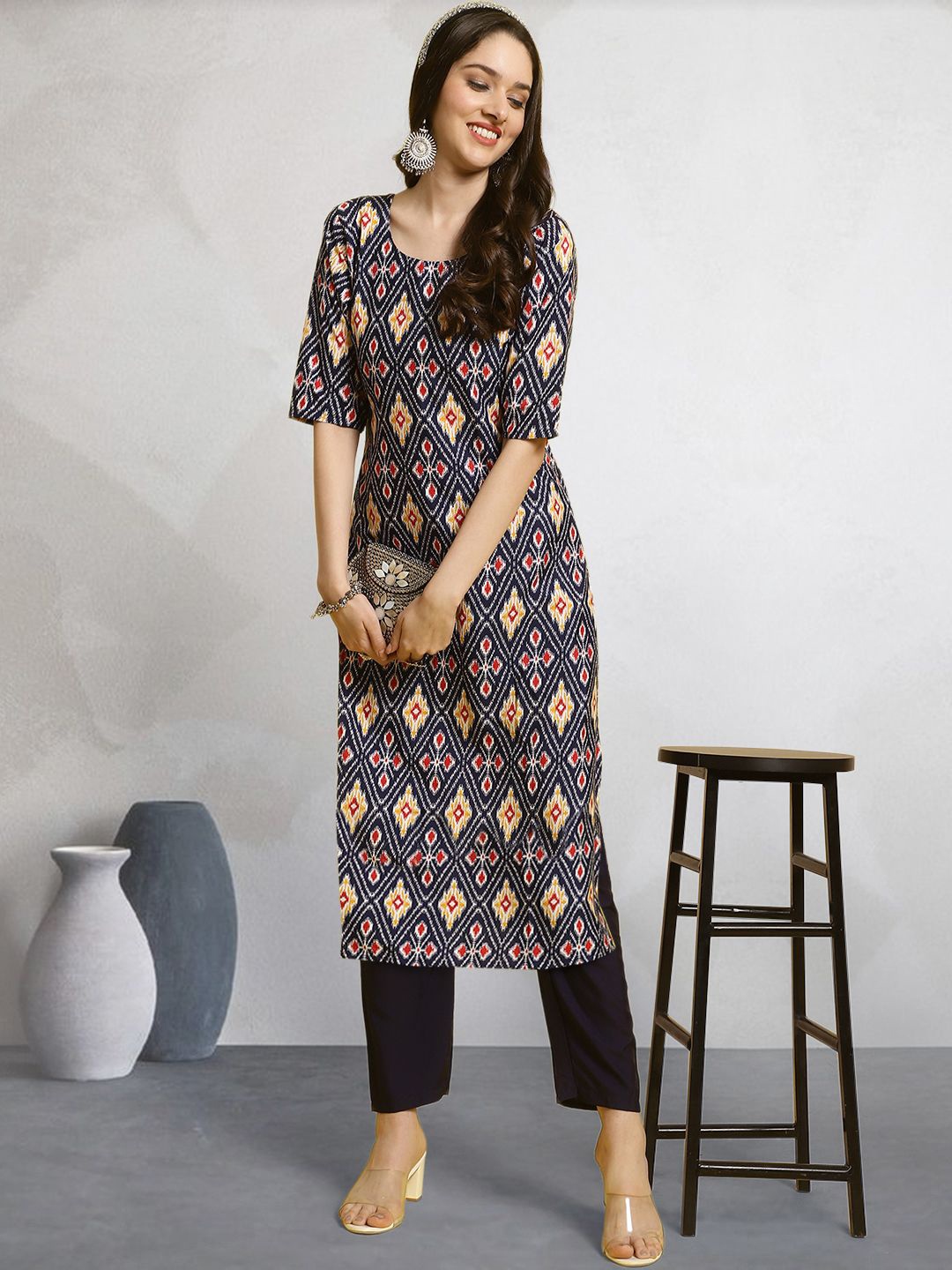 

7Threads Geometric Printed Round Neck Straight Kurta With Trousers, Black