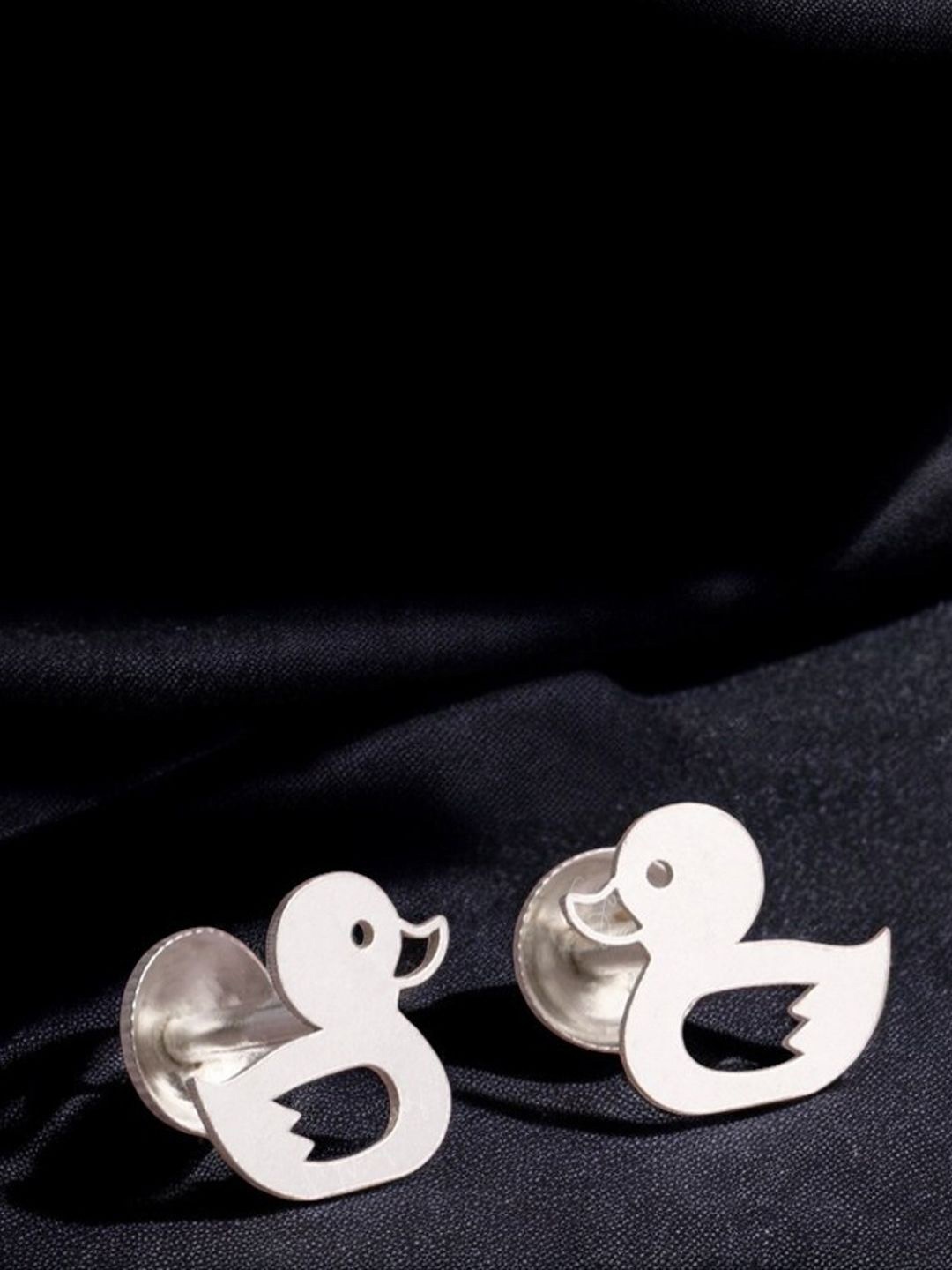 

DressBerry 925 Sterling Silver Contemporary Shaped Studs