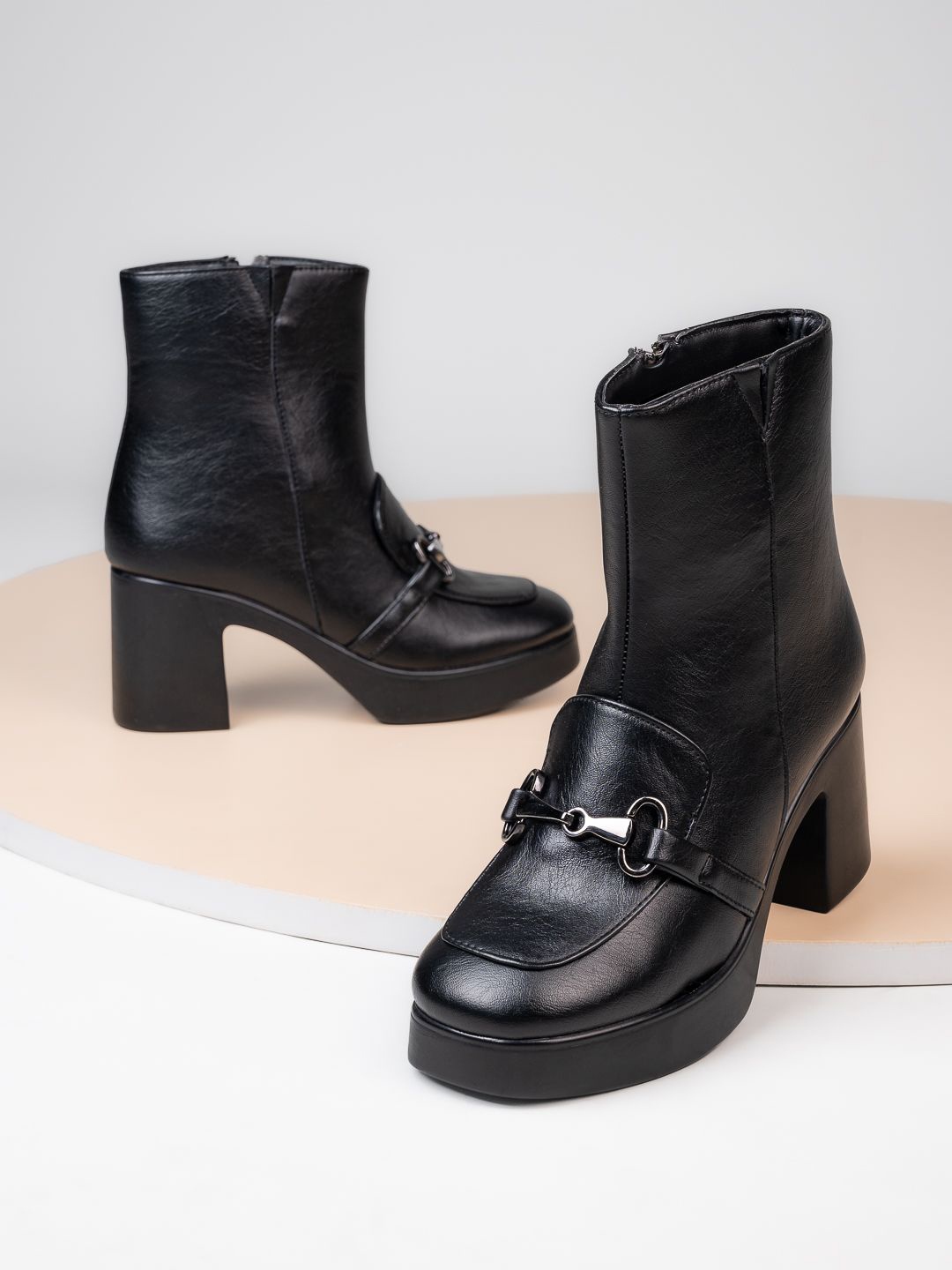 

HYDES N HUES Women Block Heel Regular Boots, Black
