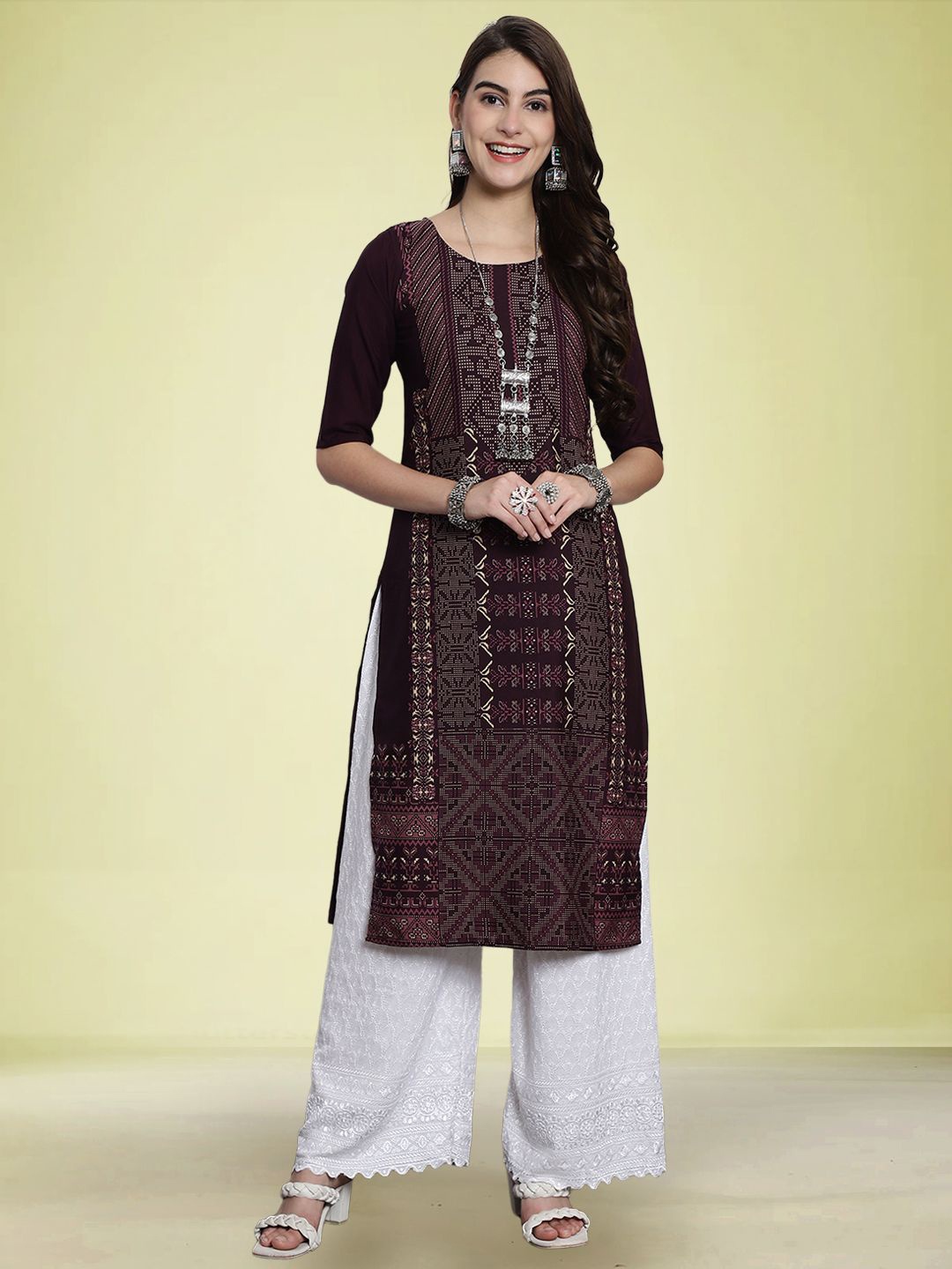 

Moda Rapido Geometric Printed Round Neck Straight Kurta, Purple