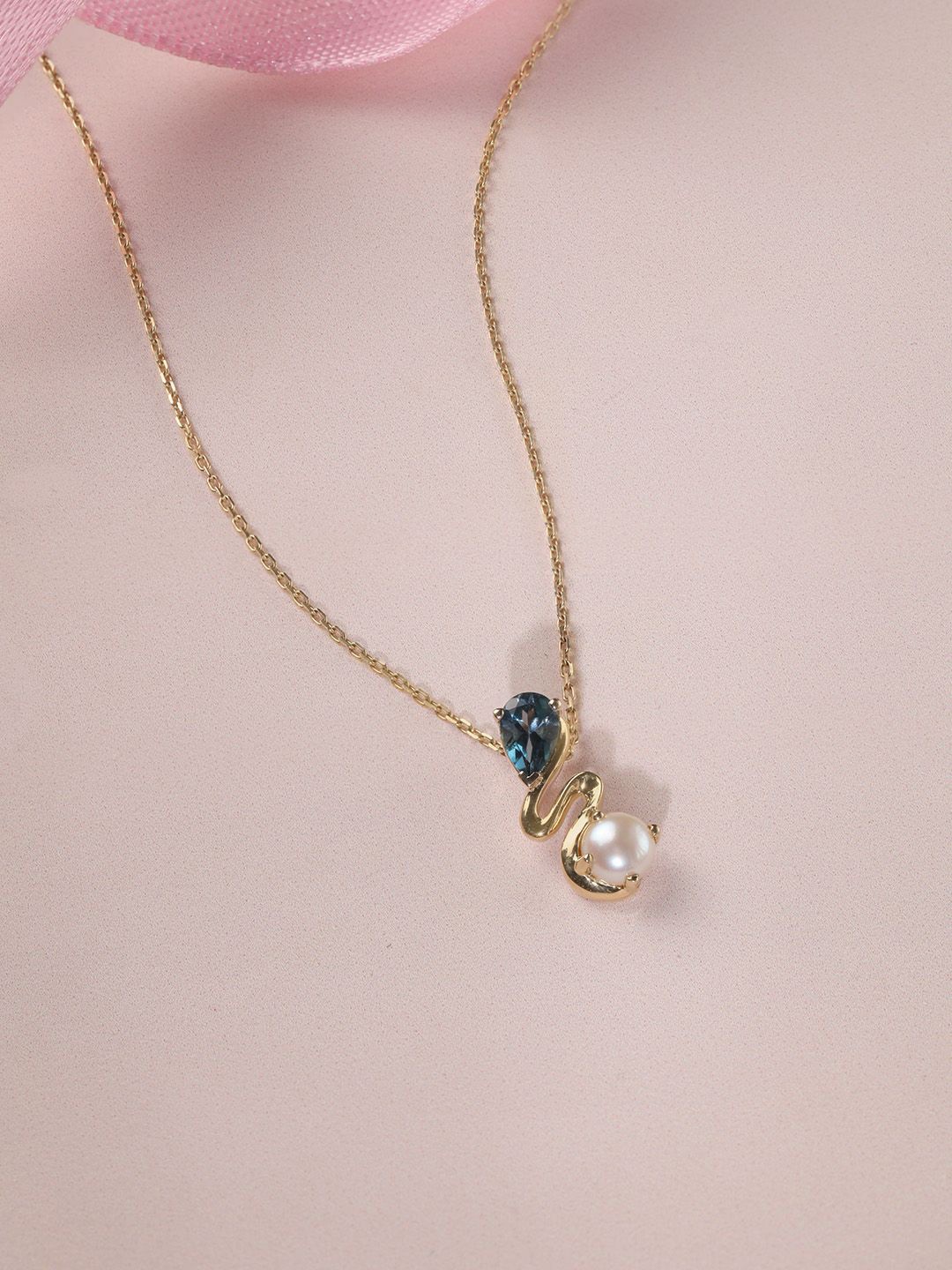 

Mia by Tanishq 14 Kt Aqua Shine Pearl & Gold Pendant -1.38g