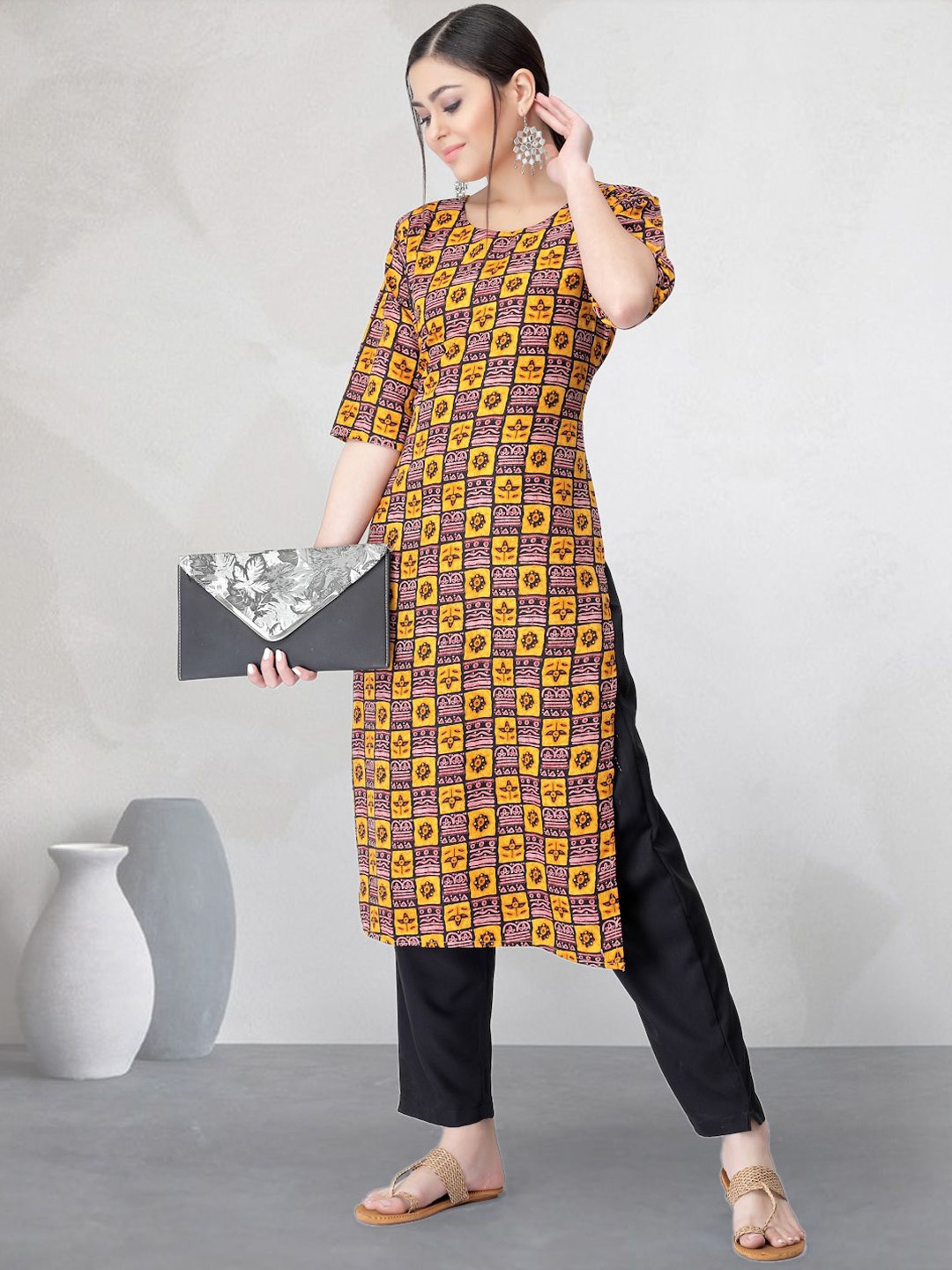 

7Threads Floral Printed Round Neck Straight Kurta With Trousers, Yellow