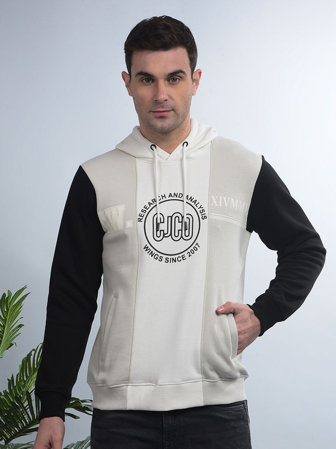 

COBB Men Colourblocked Hooded Sweatshirt, Off white