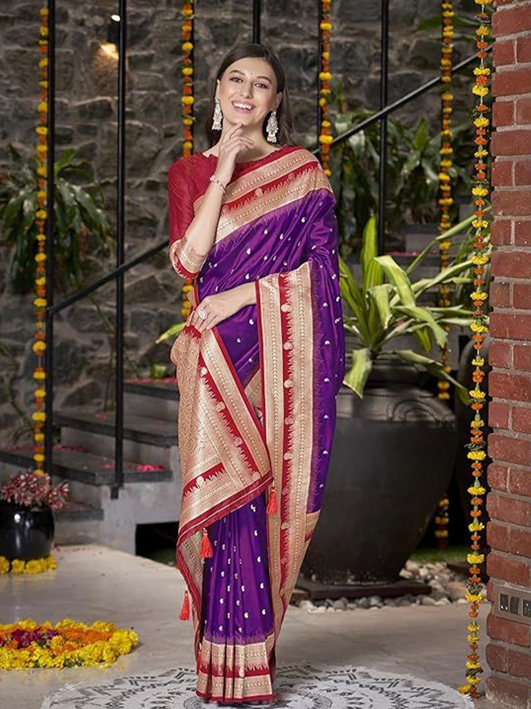 

SAREETHNIC Woven Design Zari Pure Silk Kanjeevaram Saree, Red