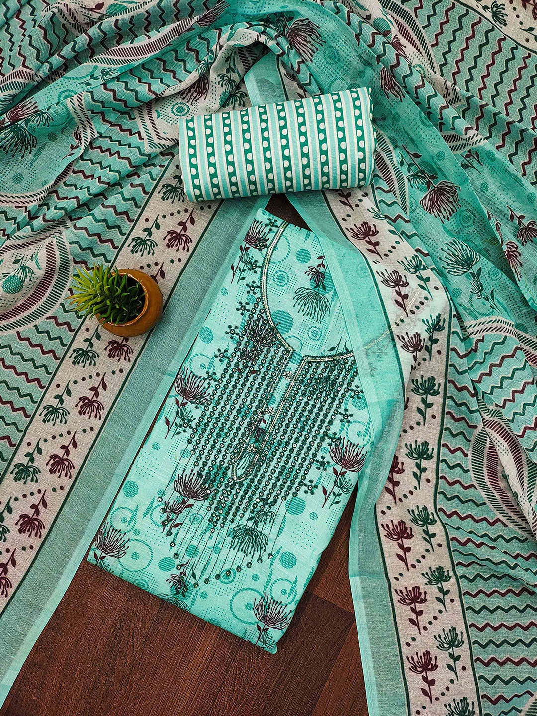 

HERE&NOW Floral Printed Sequinned Cotton Unstitched Dress Material, Green