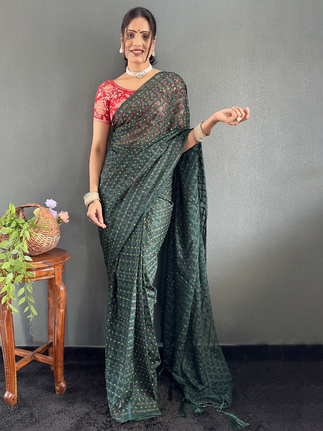 

Aika Pure Chiffon Bandhani Saree, Green